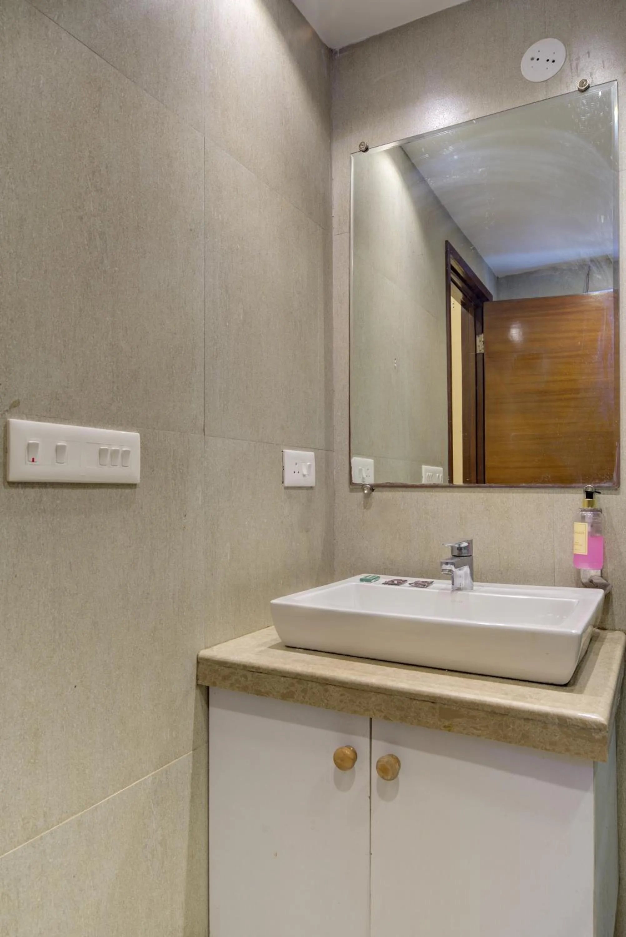 Bathroom in Eternal wave by HappyInch