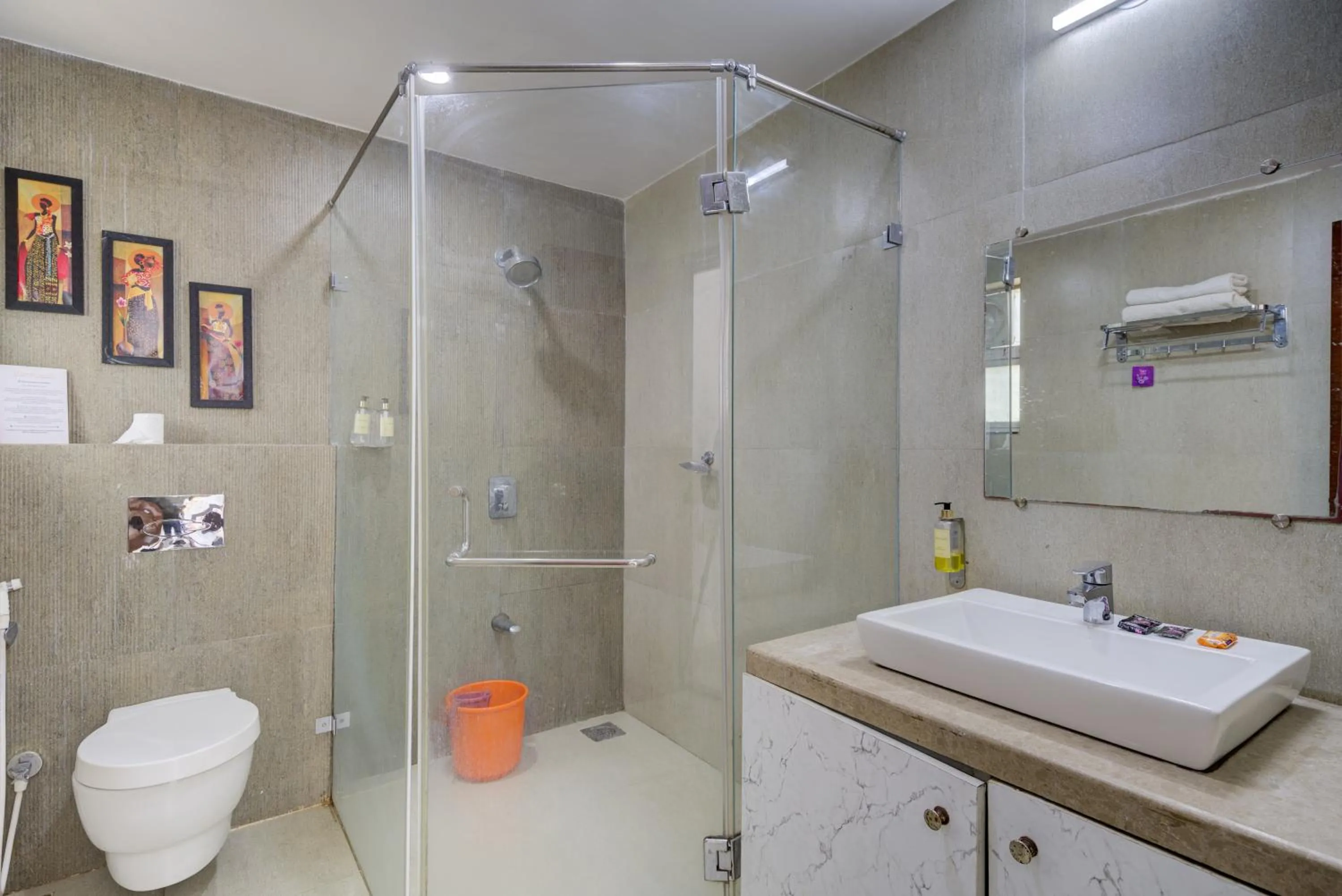 Shower in Eternal wave by HappyInch