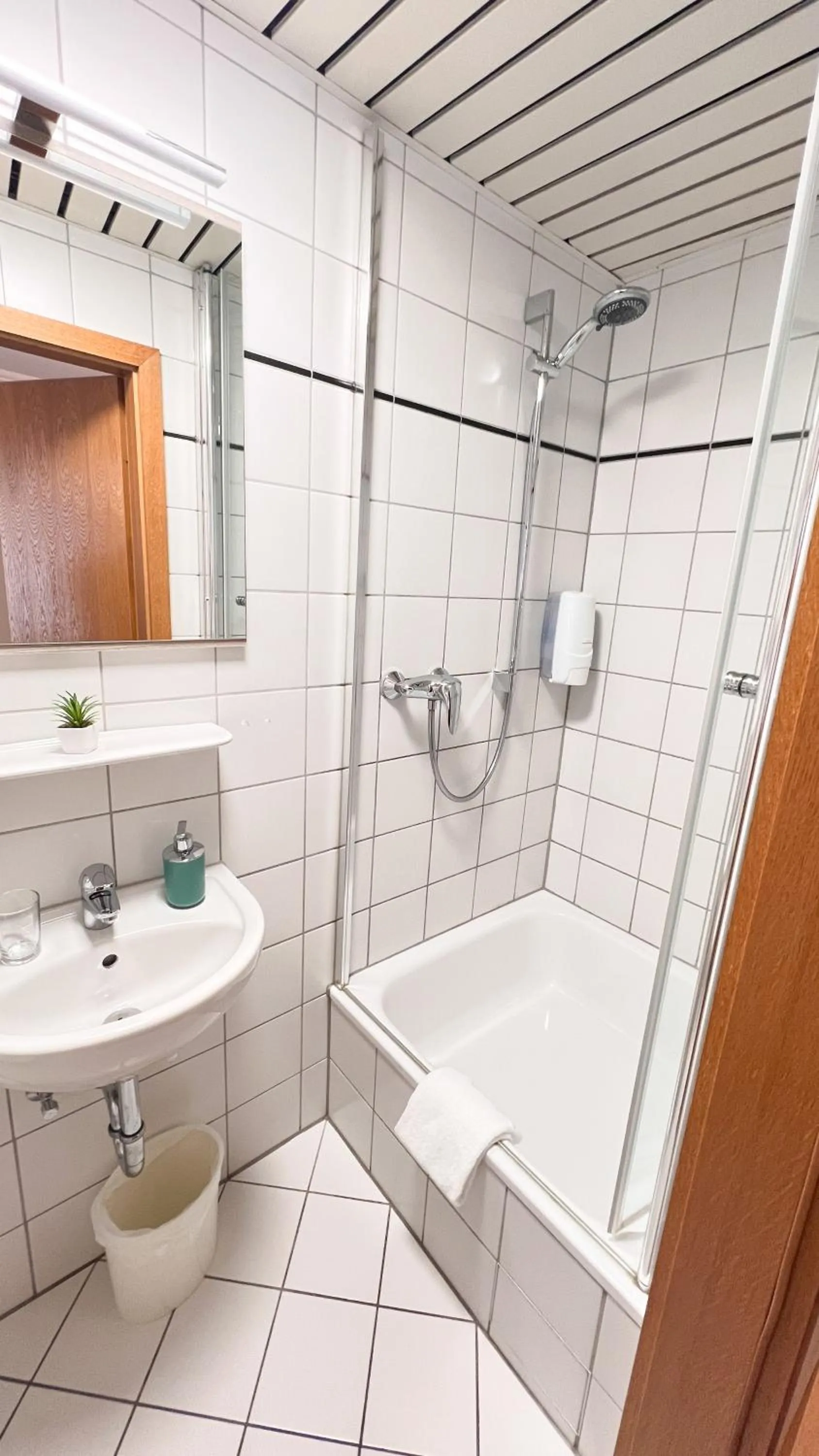 Bathroom in Hotel zur Loreley - Garni