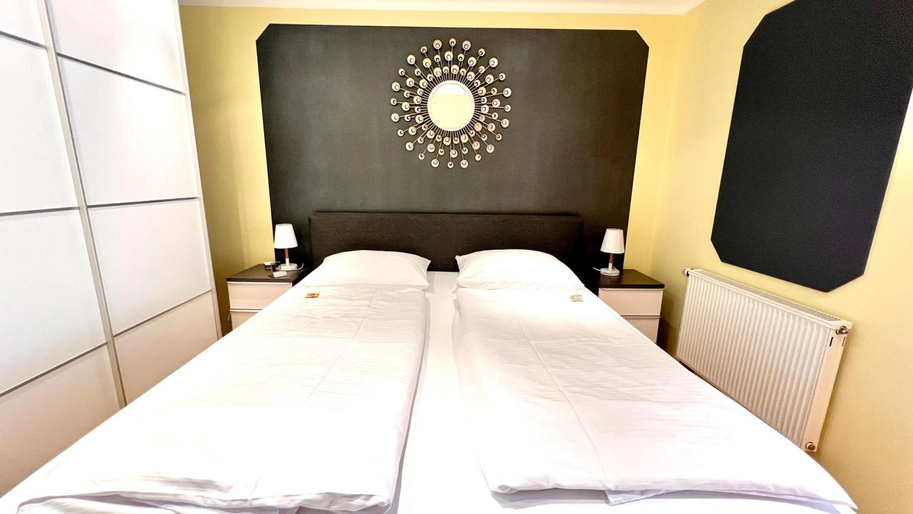 Bed in Hotel zur Loreley - Garni