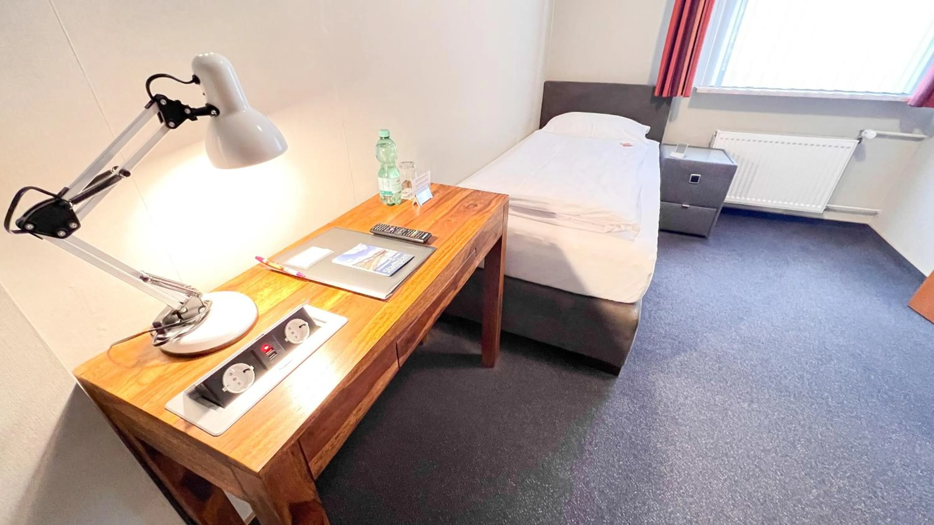 Bed in Hotel zur Loreley - Garni