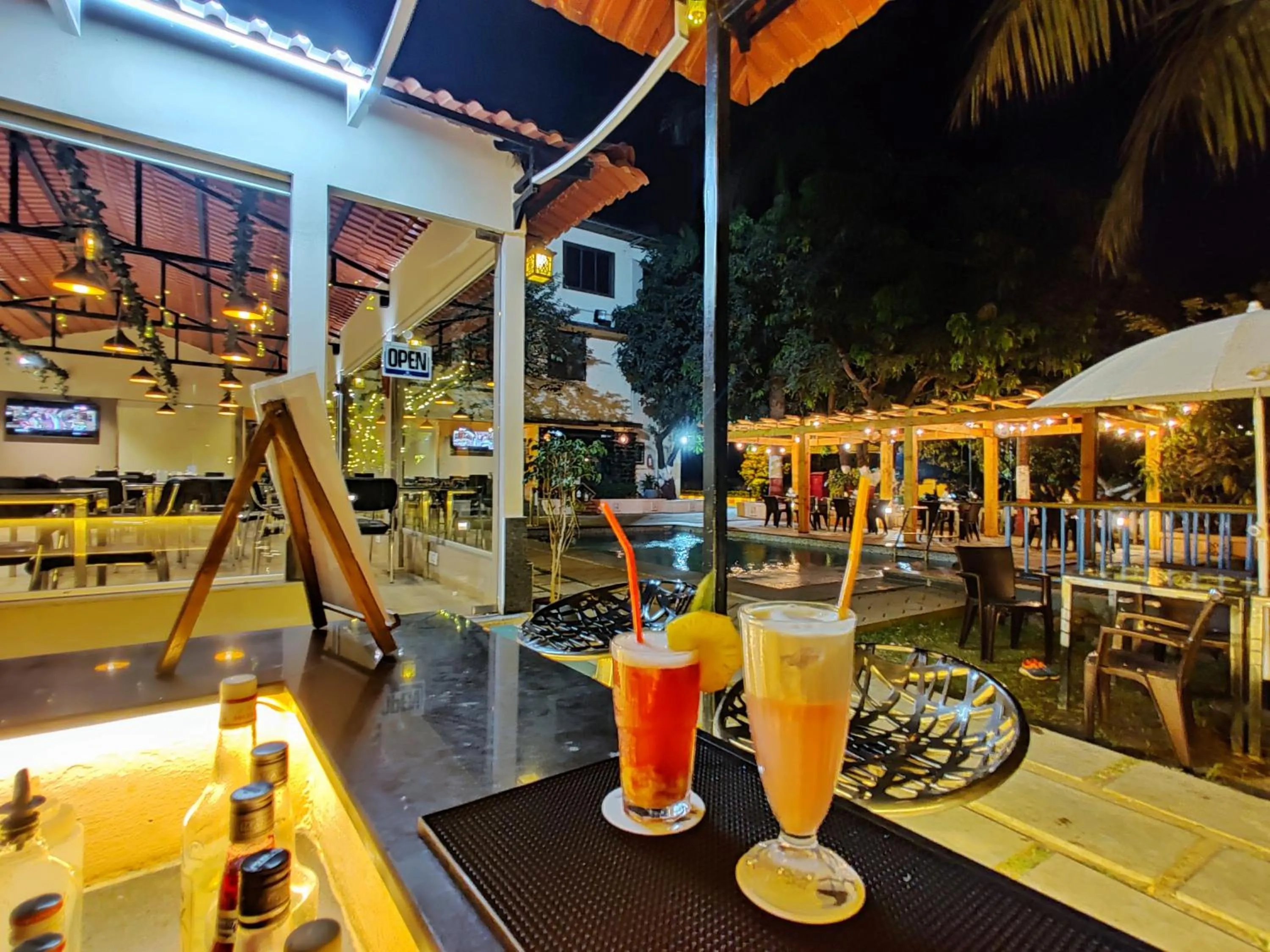 Lounge or bar in Pushp Vatika Resort & Lawns