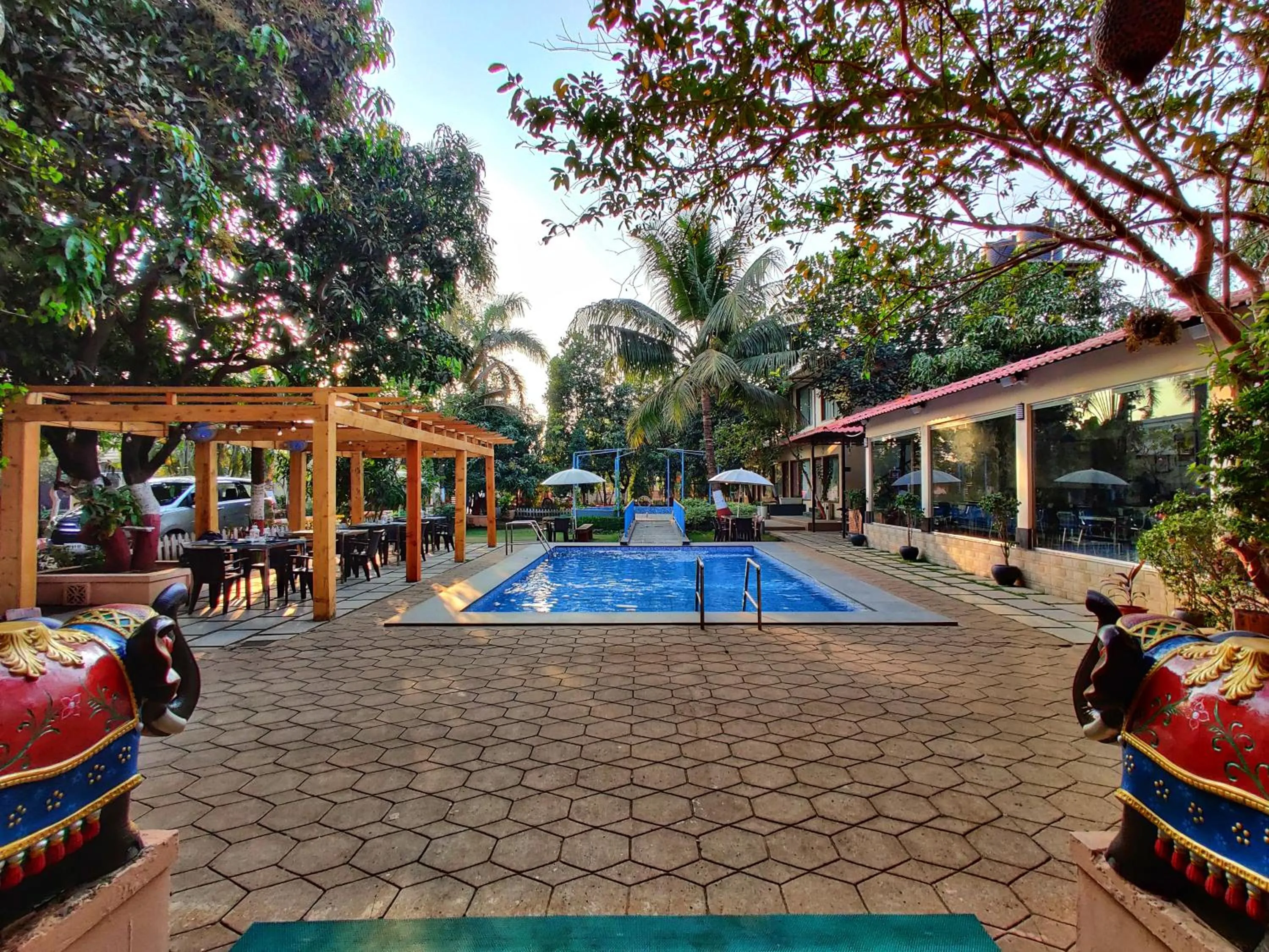 Swimming pool in Pushp Vatika Resort & Lawns