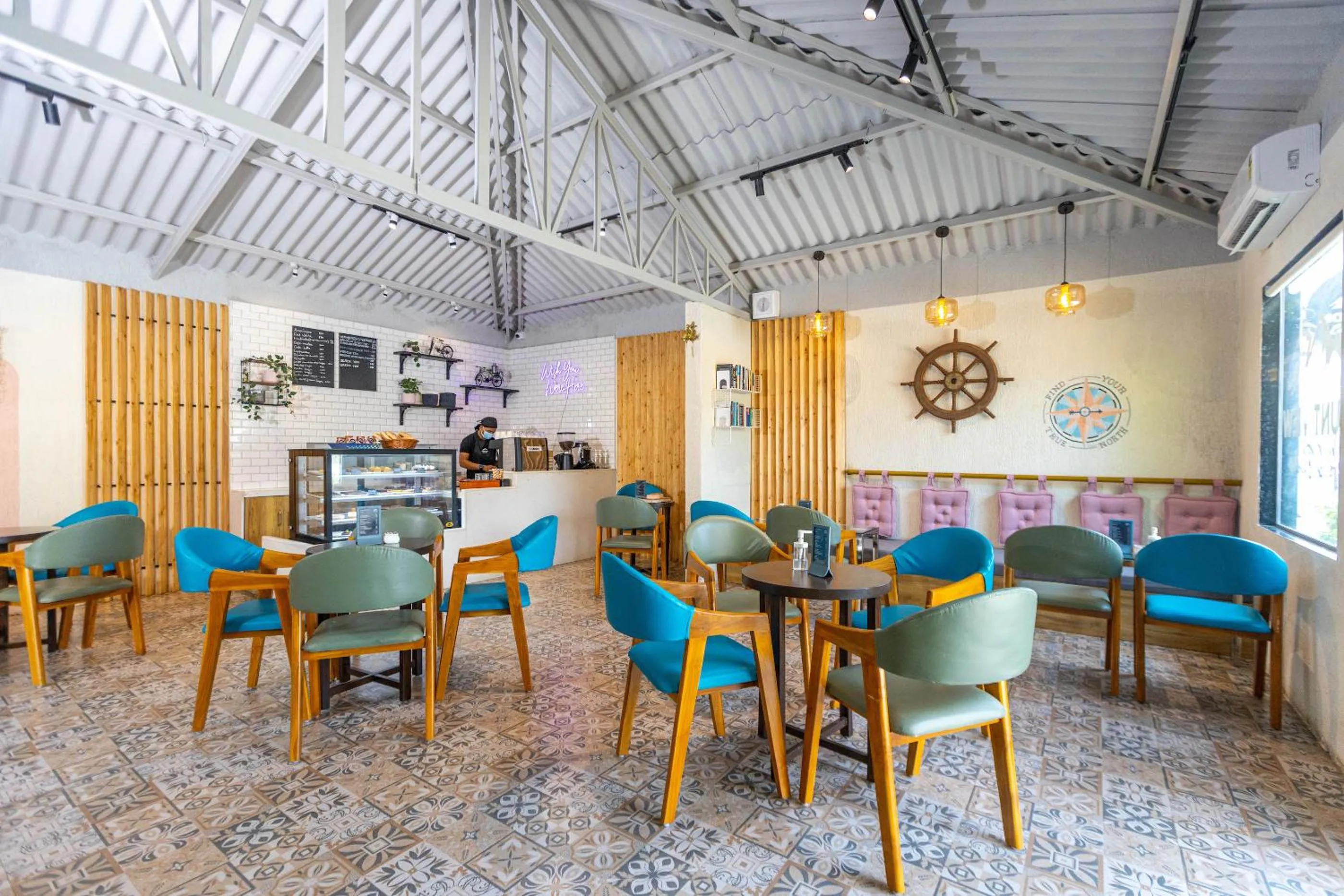 Restaurant/places to eat in Pushp Vatika Resort & Lawns