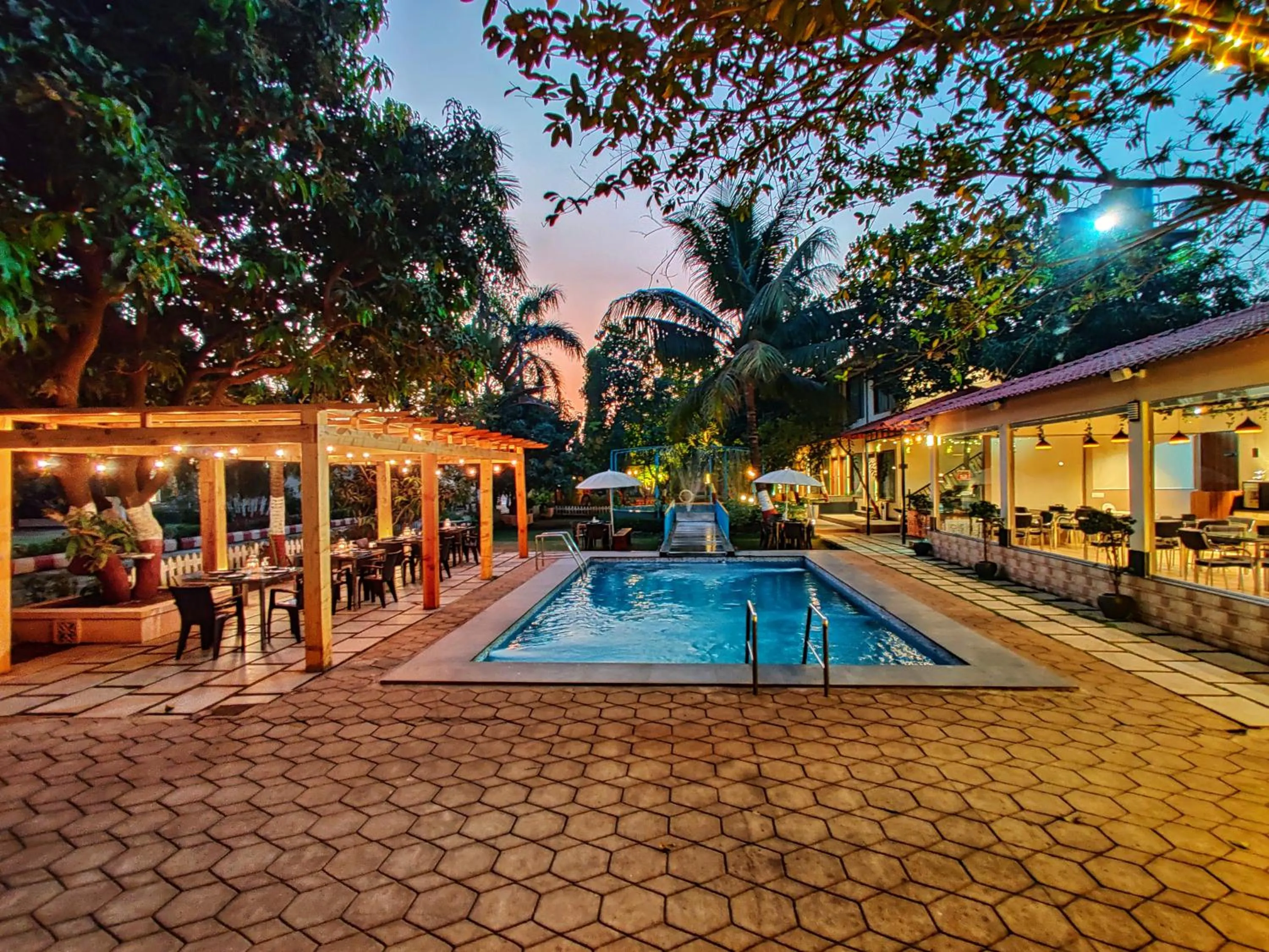 Swimming pool in Pushp Vatika Resort & Lawns