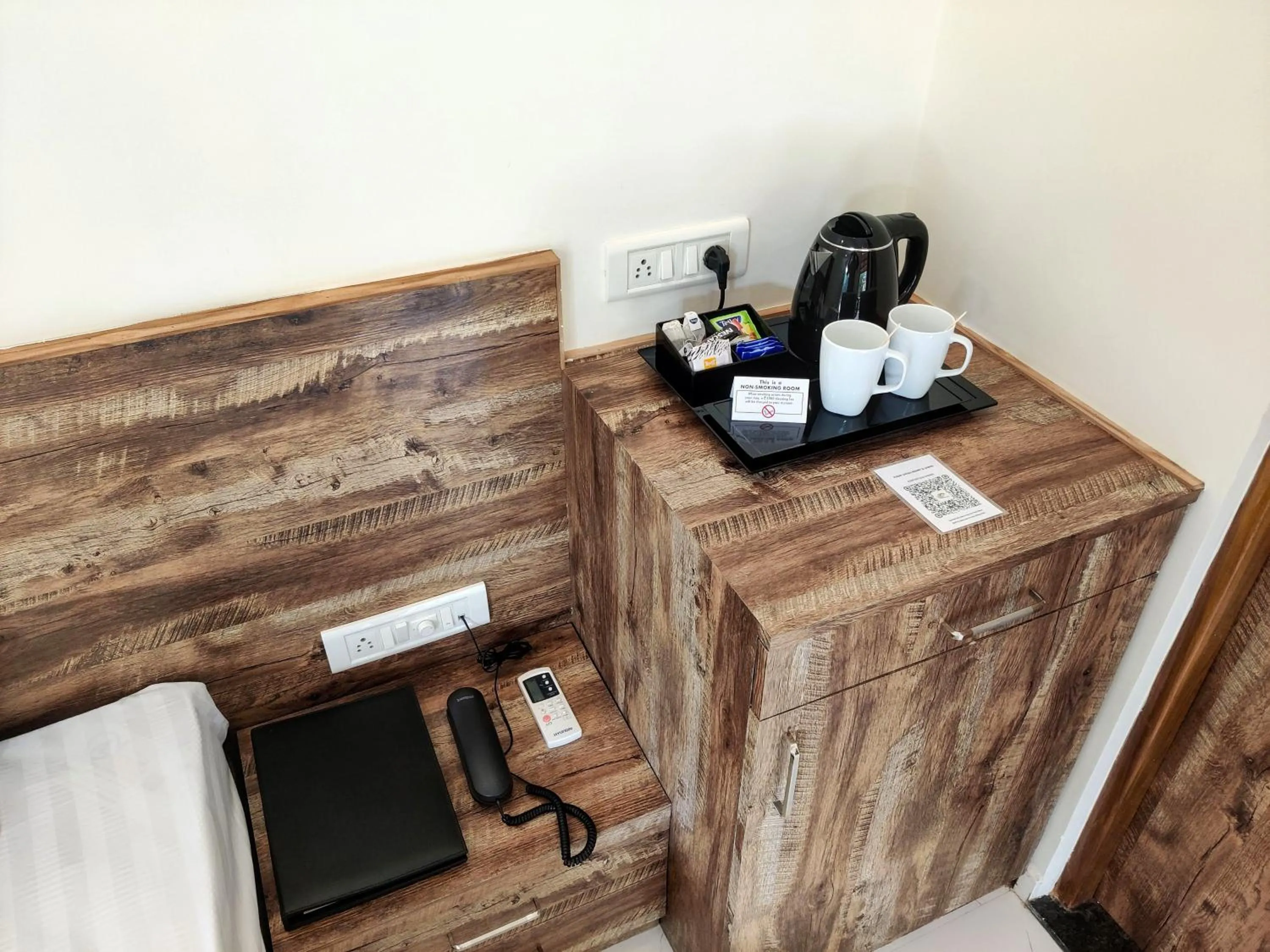 Coffee/tea facilities in Pushp Vatika Resort & Lawns