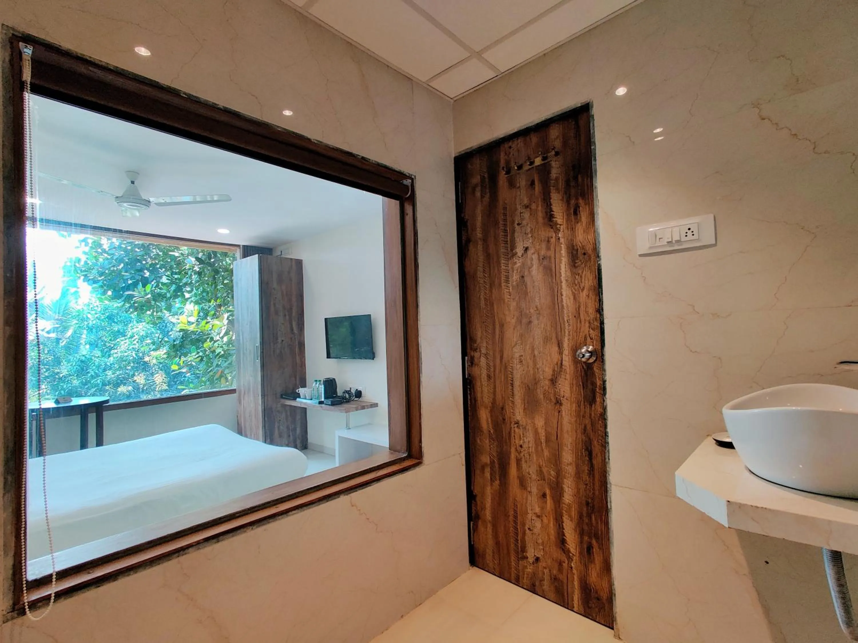 View (from property/room), Bed in Pushp Vatika Resort & Lawns