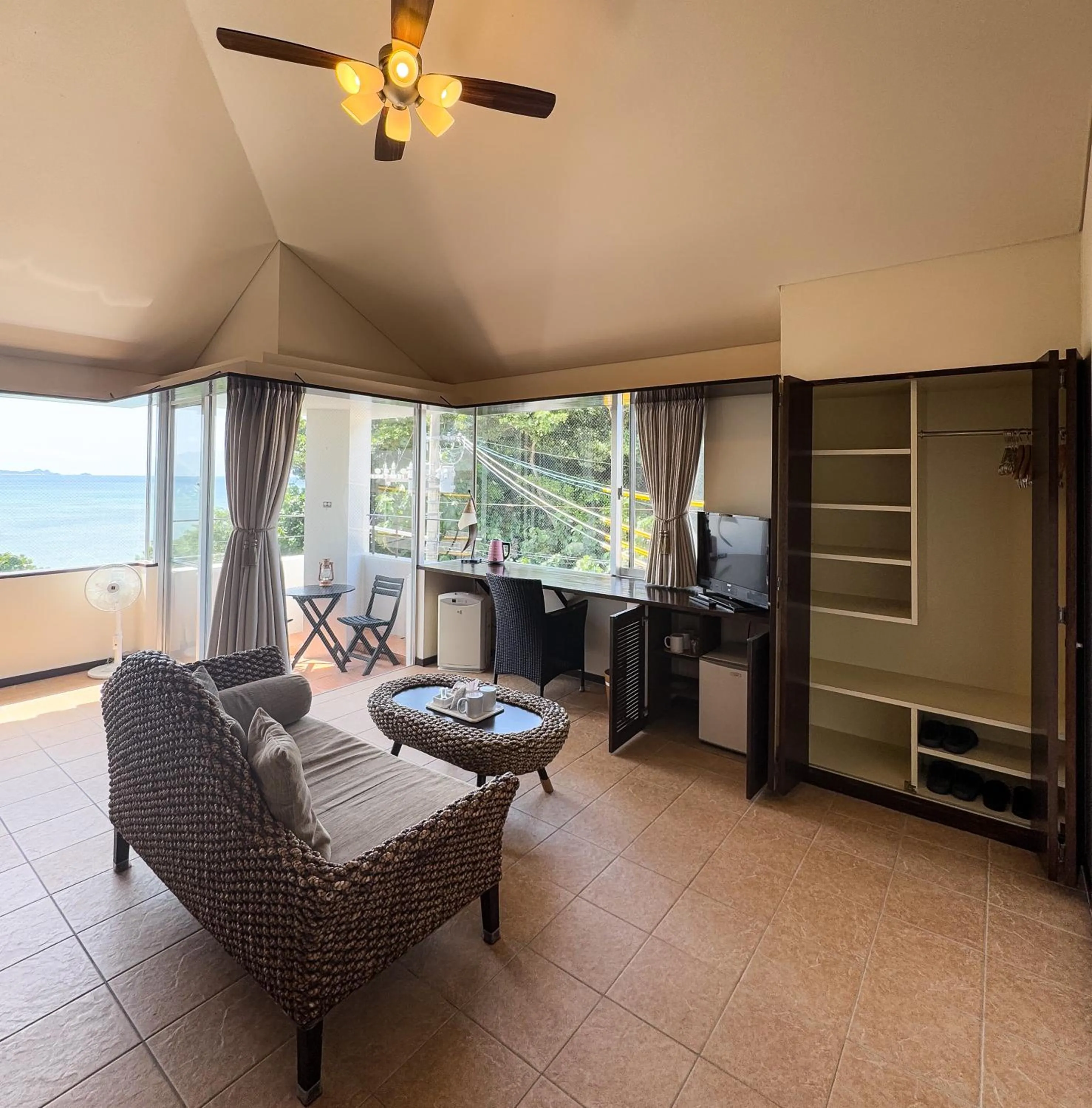 TV and multimedia in Sky Ocean - Ishigaki Eco-Resort - Newly Renovated