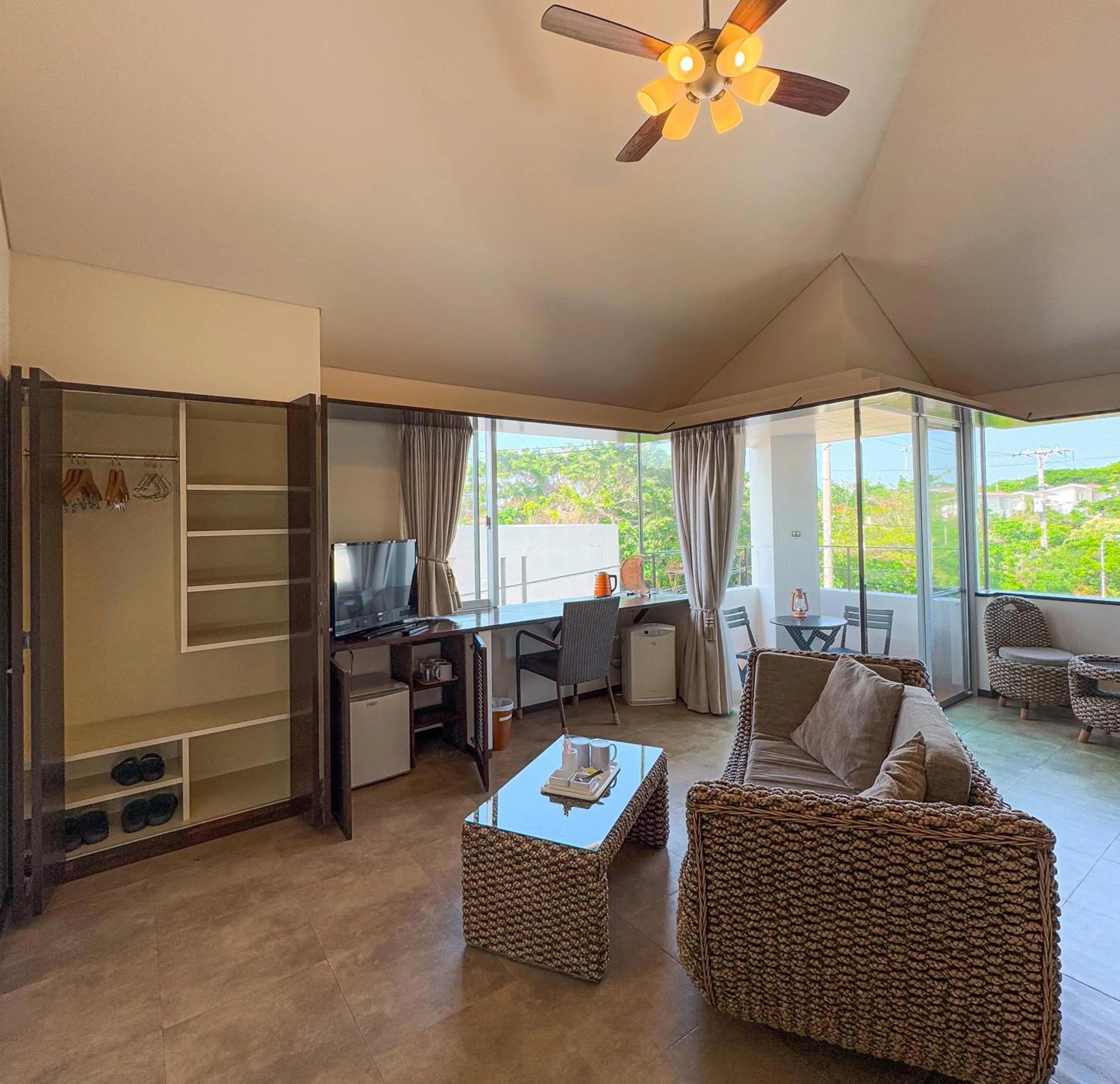 TV and multimedia in Sky Ocean - Ishigaki Eco-Resort - Newly Renovated