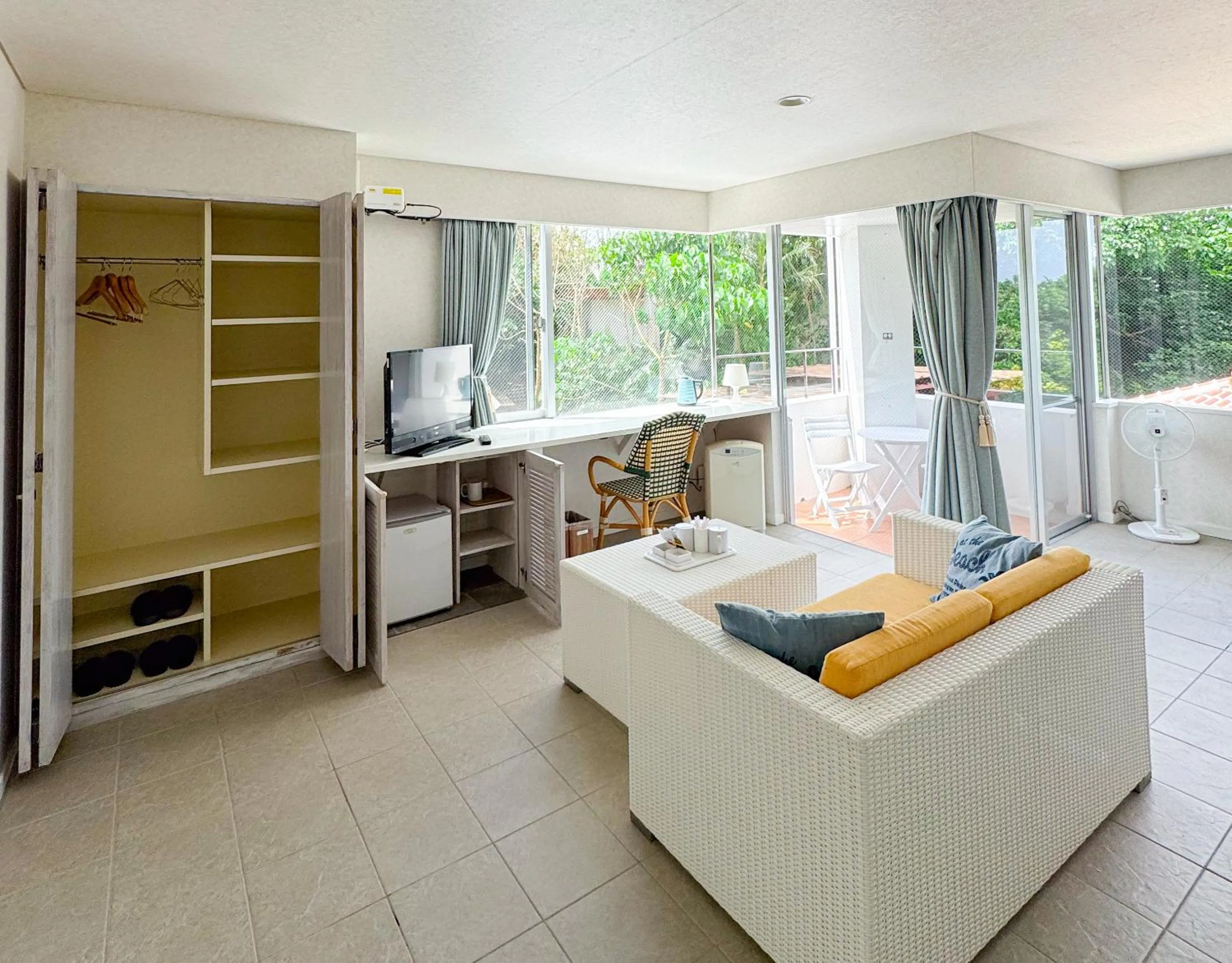 TV and multimedia in Sky Ocean - Ishigaki Eco-Resort - Newly Renovated