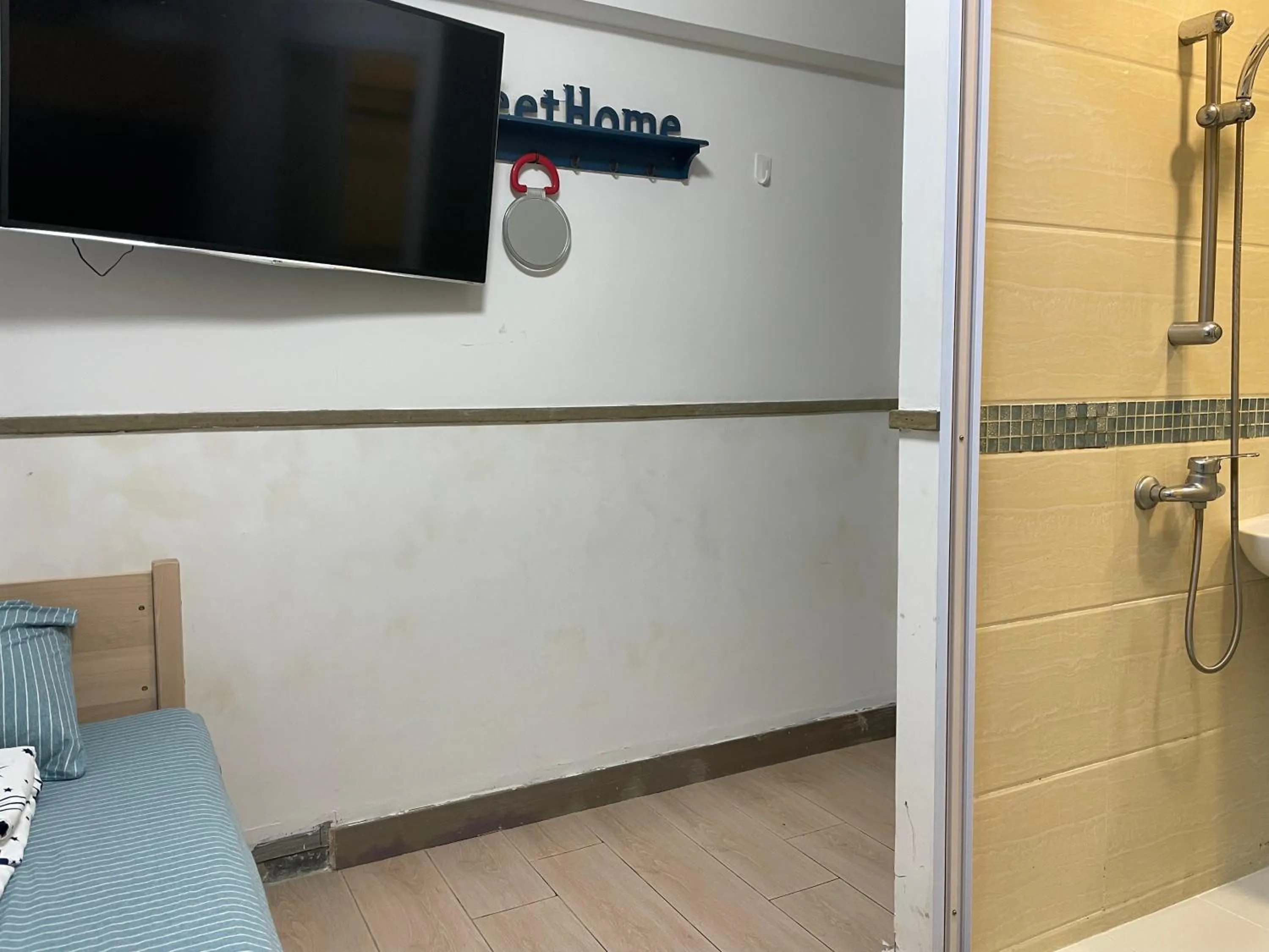 Majestic 7 Guesthouse (formerly KAT Hotel)