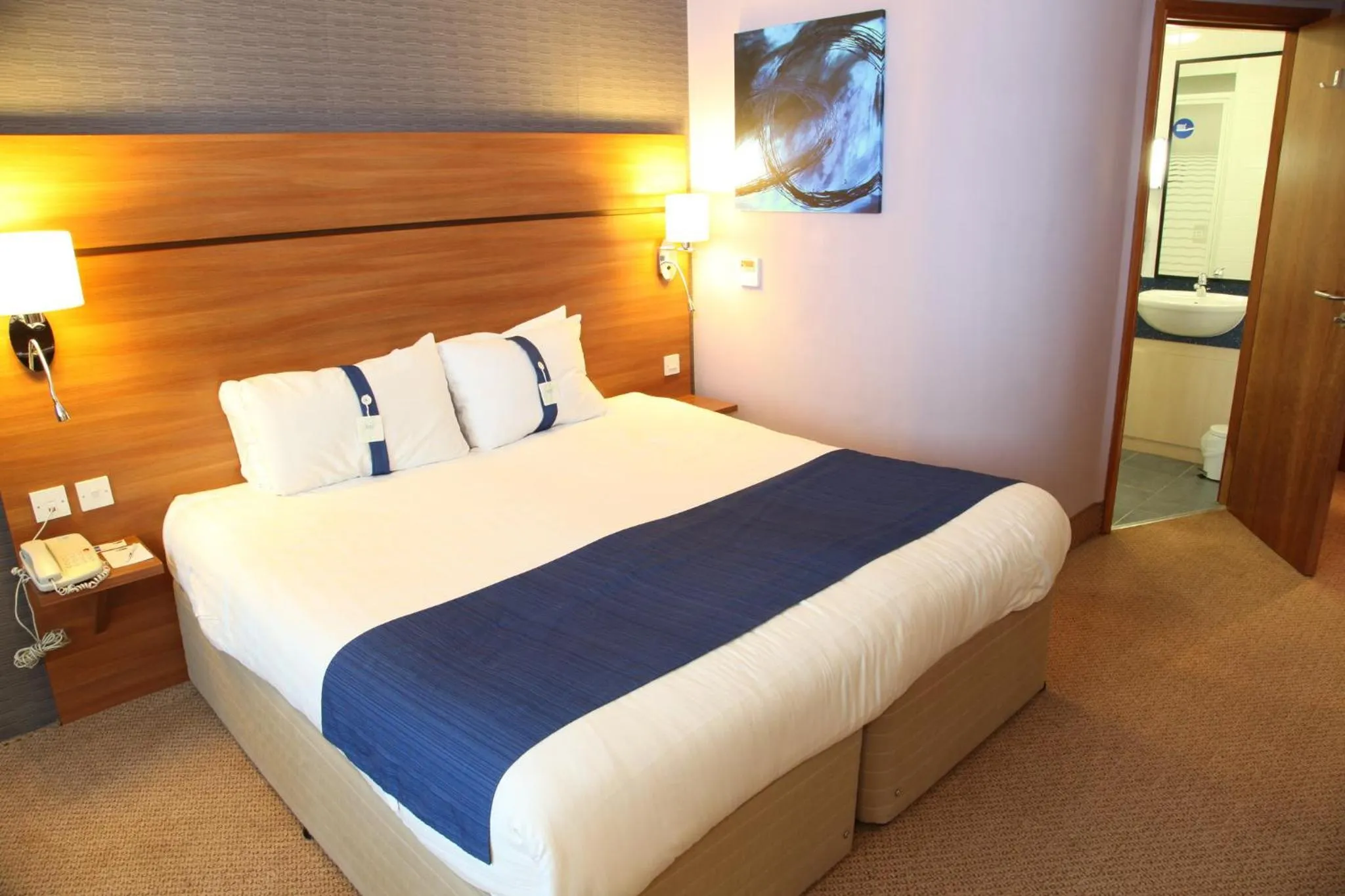 Photo of the whole room, Bed in Holiday Inn Express Braintree by IHG