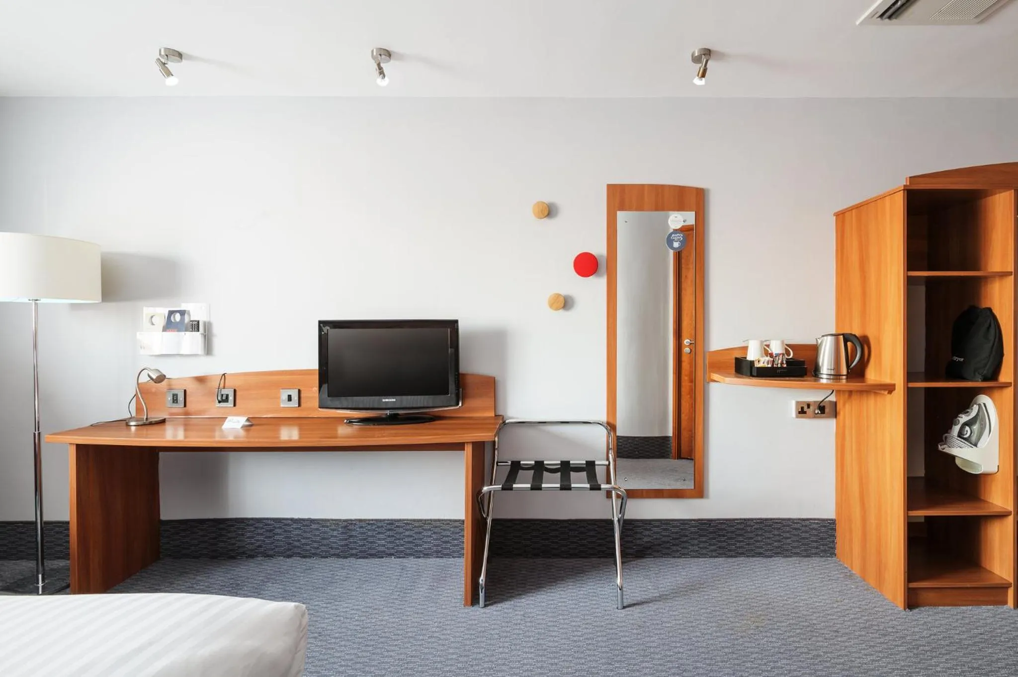 Photo of the whole room, Bed in Holiday Inn Express Braintree by IHG