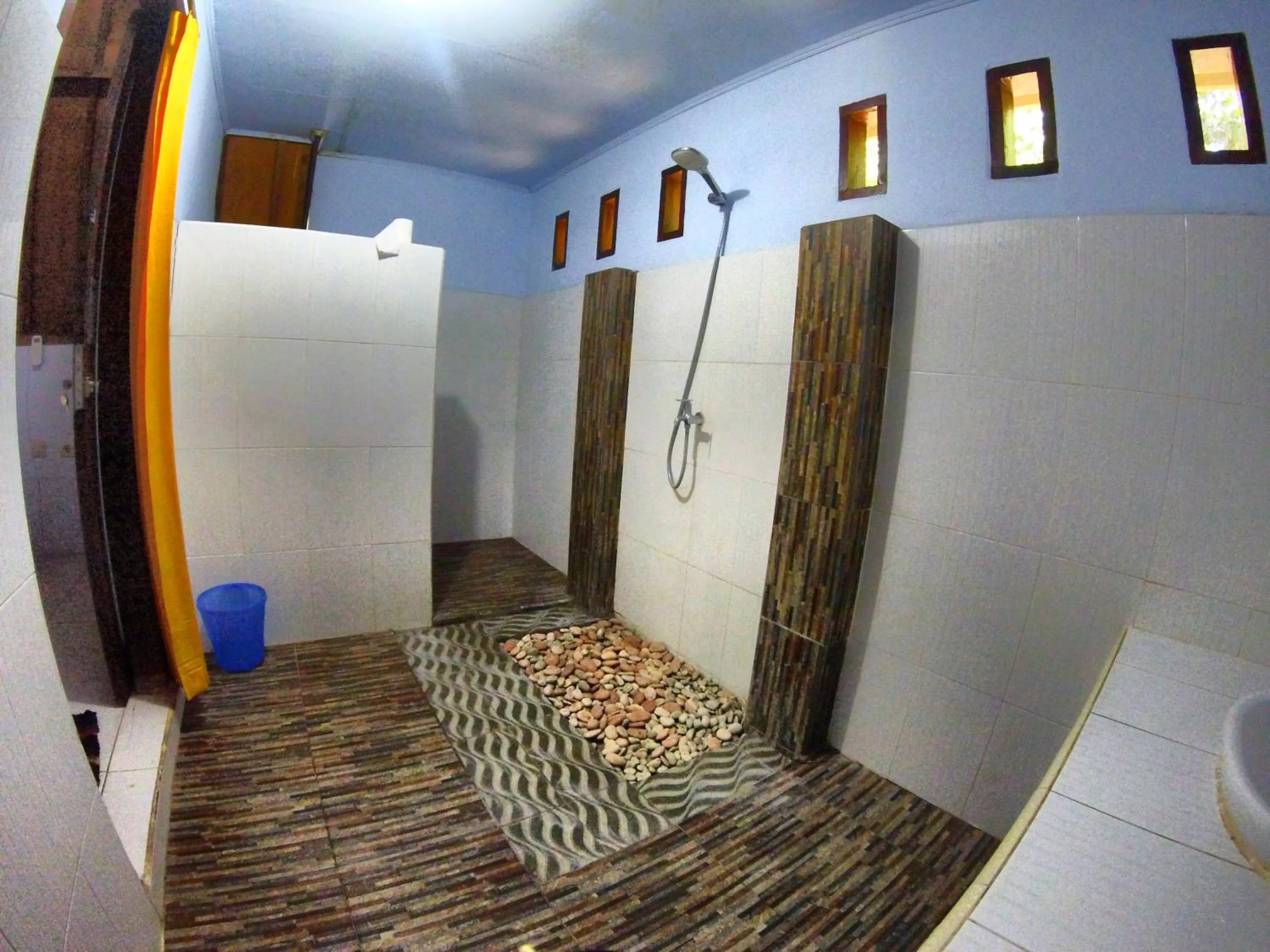 Bathroom in Ina Gili Guesthouse