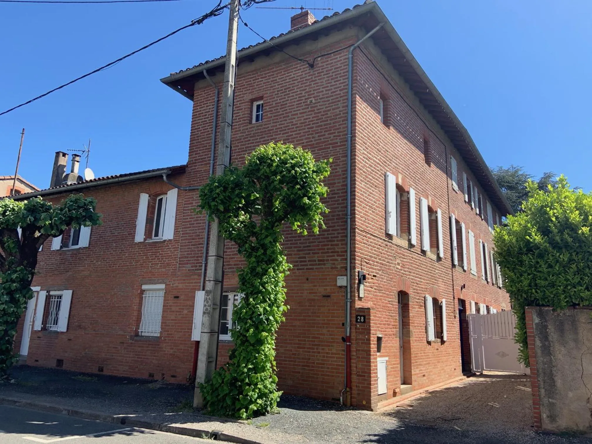Facade/entrance in B&B La Maison de Julia