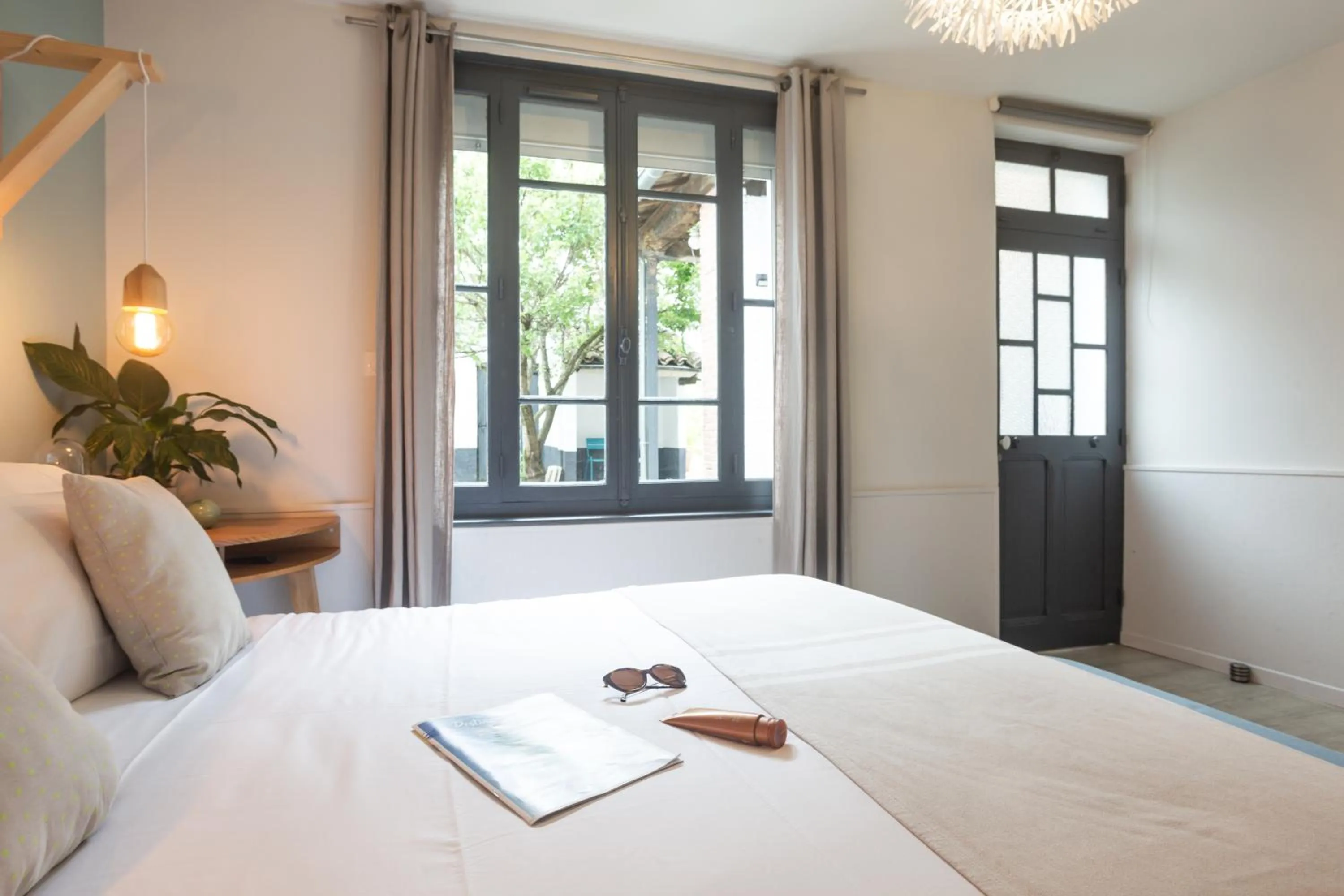 Photo of the whole room, Bed in B&B La Maison de Julia