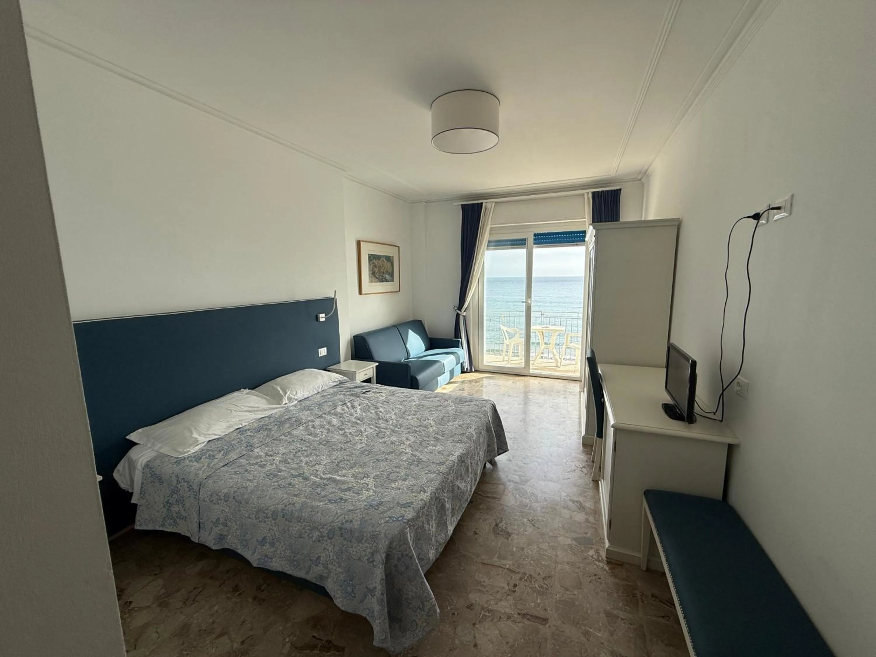 Photo of the whole room in Hotel La Balnearia