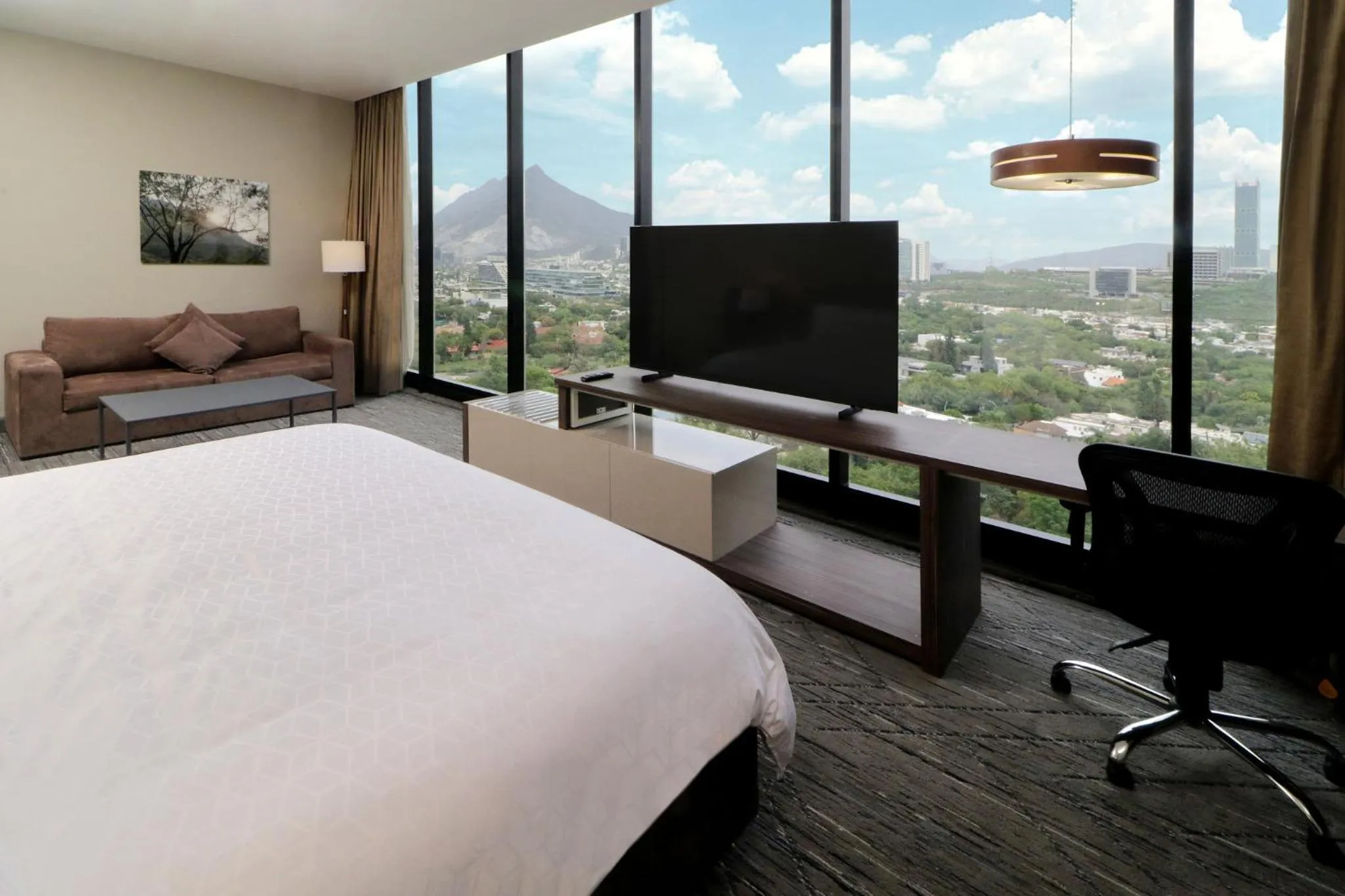Photo of the whole room, Bed in Holiday Inn Express & Suites Monterrey Valle by IHG