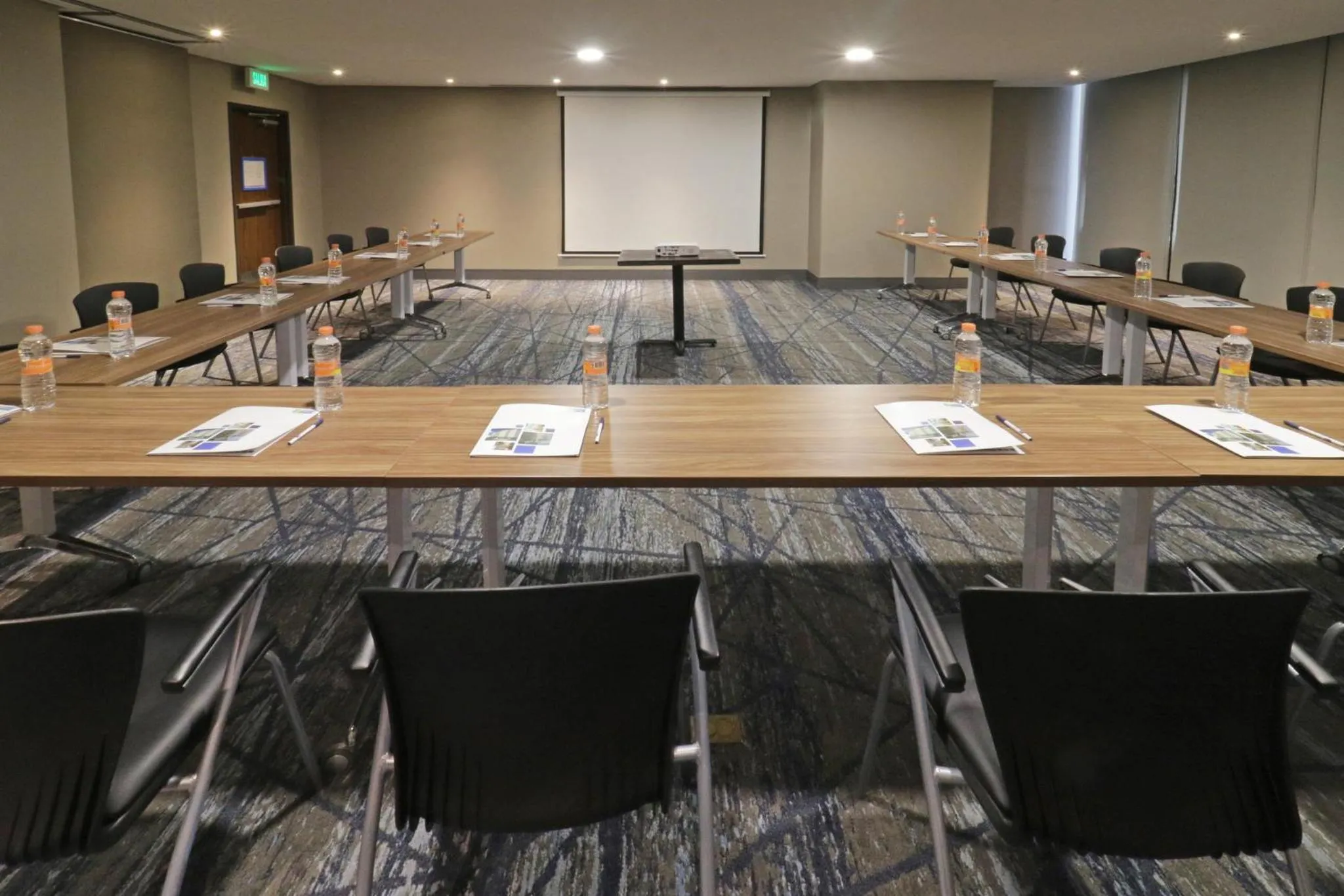 Meeting/conference room in Holiday Inn Express & Suites Monterrey Valle by IHG