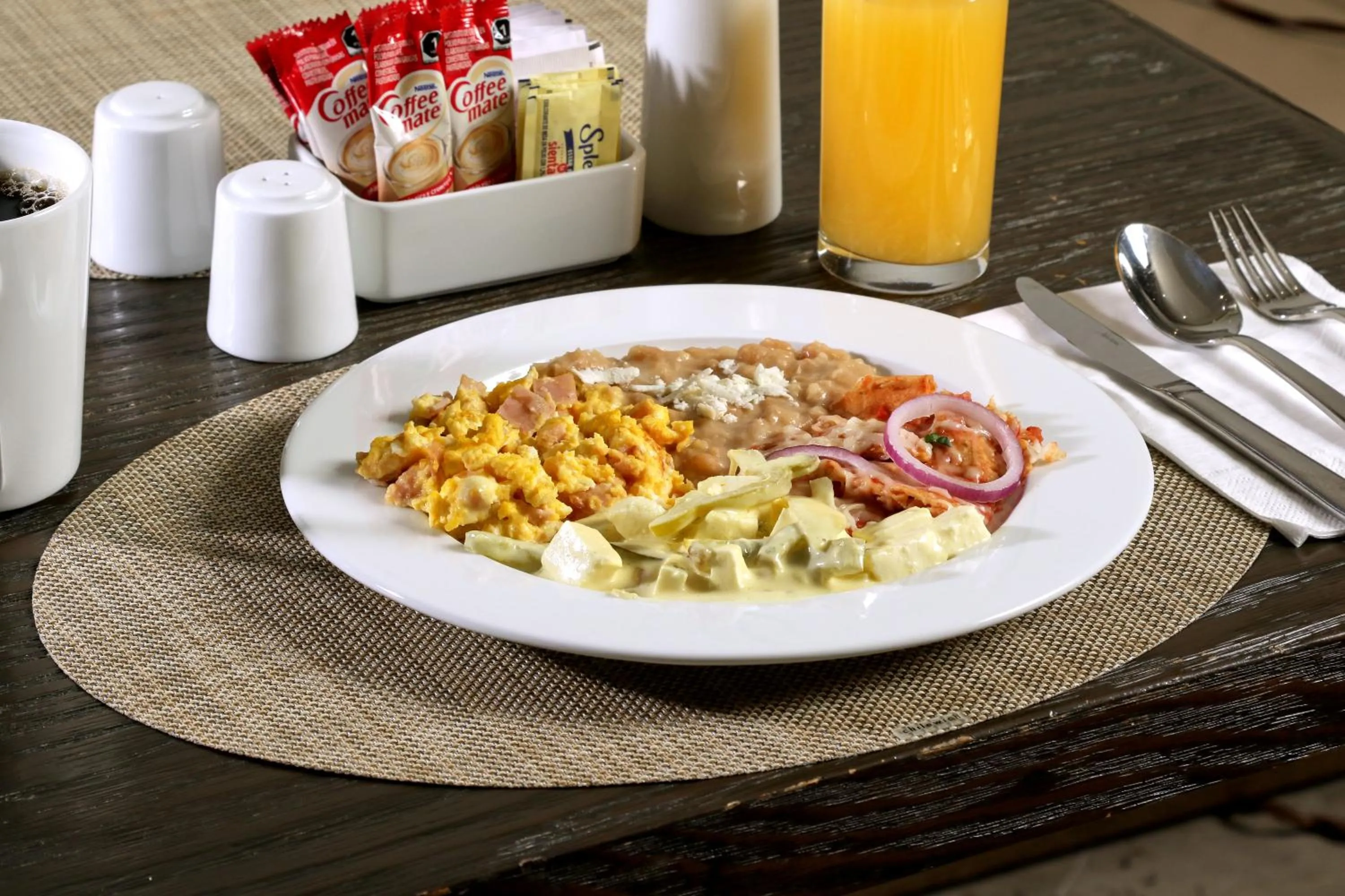 Food in Holiday Inn Express & Suites Monterrey Valle by IHG