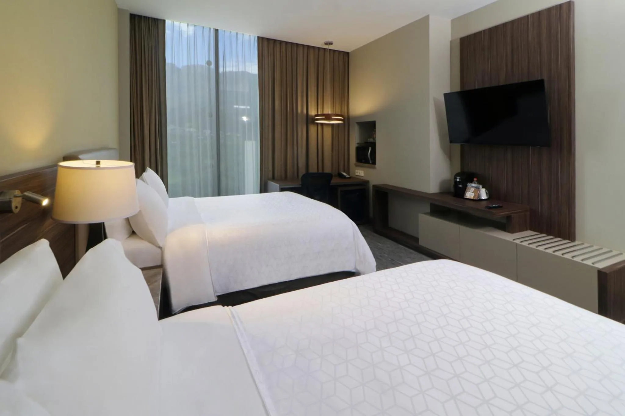 Photo of the whole room, Bed in Holiday Inn Express & Suites Monterrey Valle by IHG