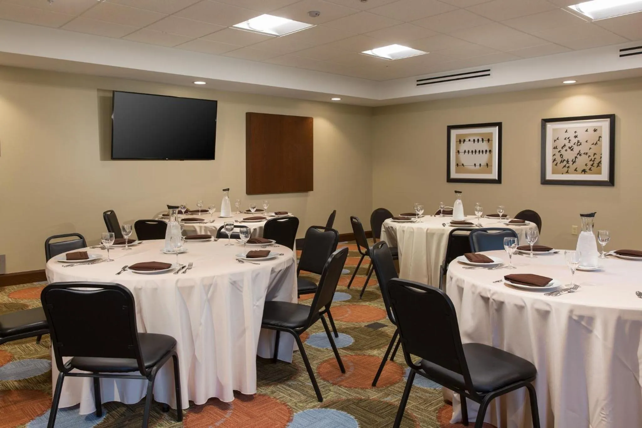 Meeting/conference room in Staybridge Suites Corona South by IHG