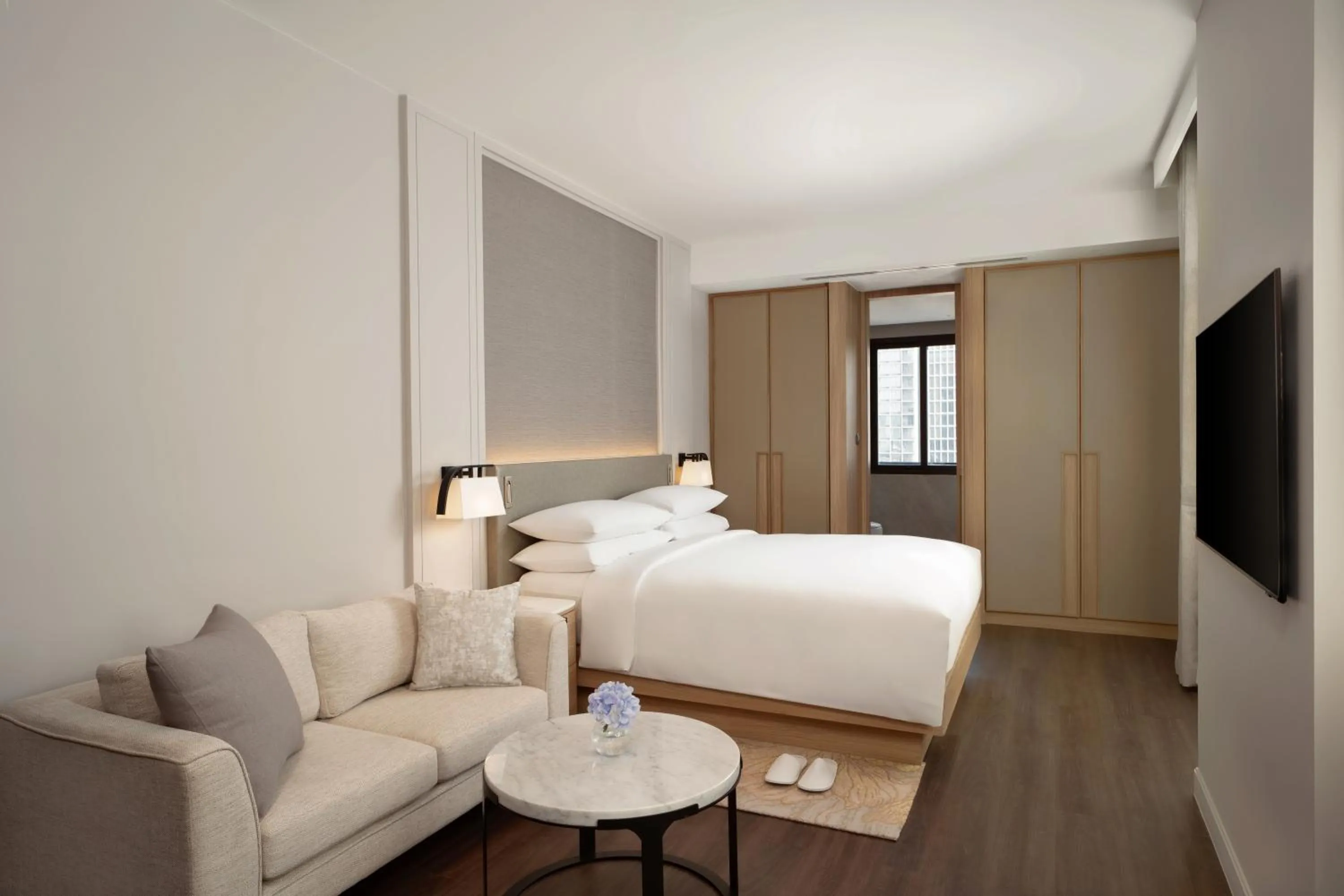 Bed in Marriott Executive Apartments Bangkok, Sukhumvit 101