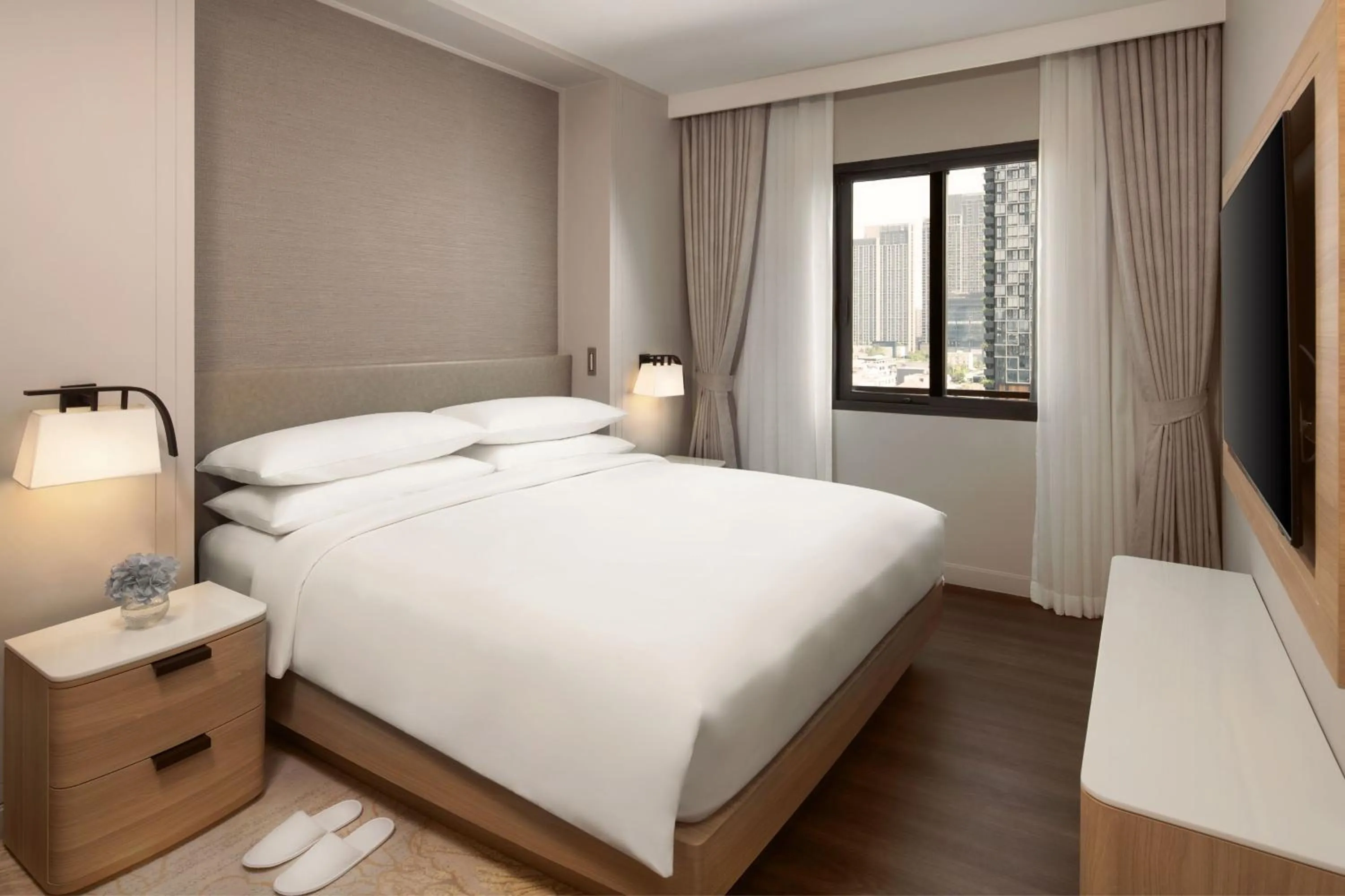 Bedroom, Bed in Marriott Executive Apartments Bangkok, Sukhumvit 101