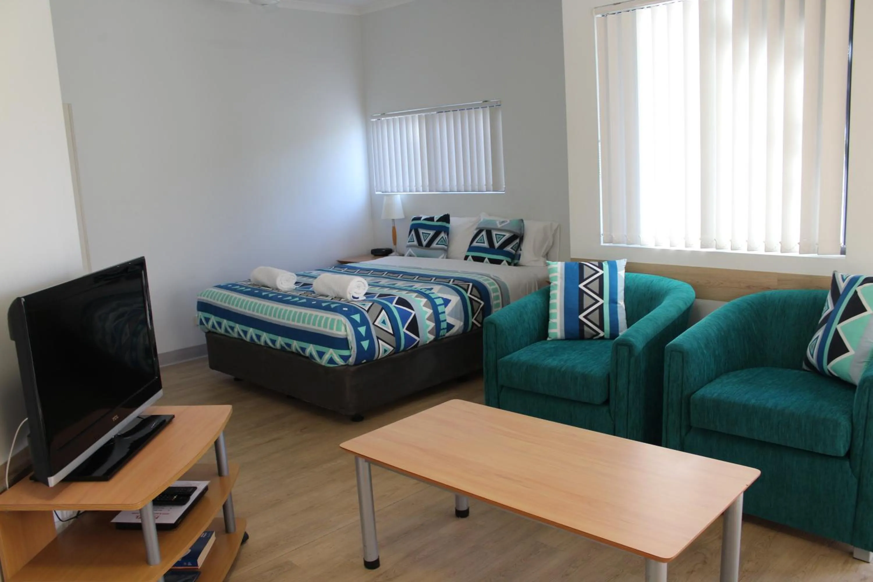 Photo of the whole room in Mandurah Ocean Marina Chalets