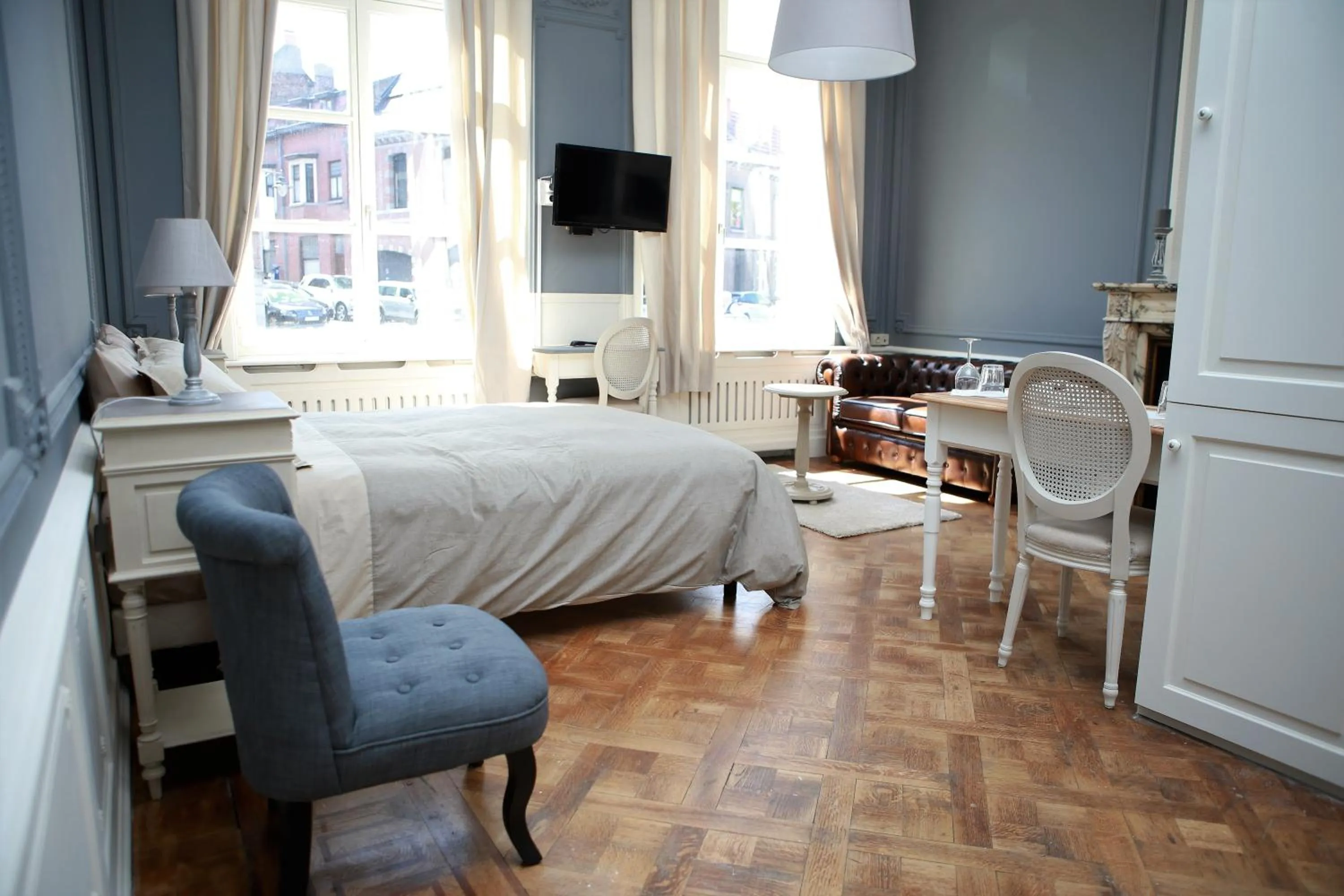 Photo of the whole room, Bed in Hotel Saint Georges