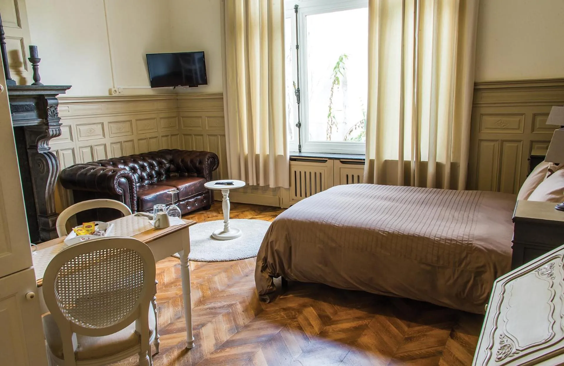 TV and multimedia, Bed in Hotel Saint Georges