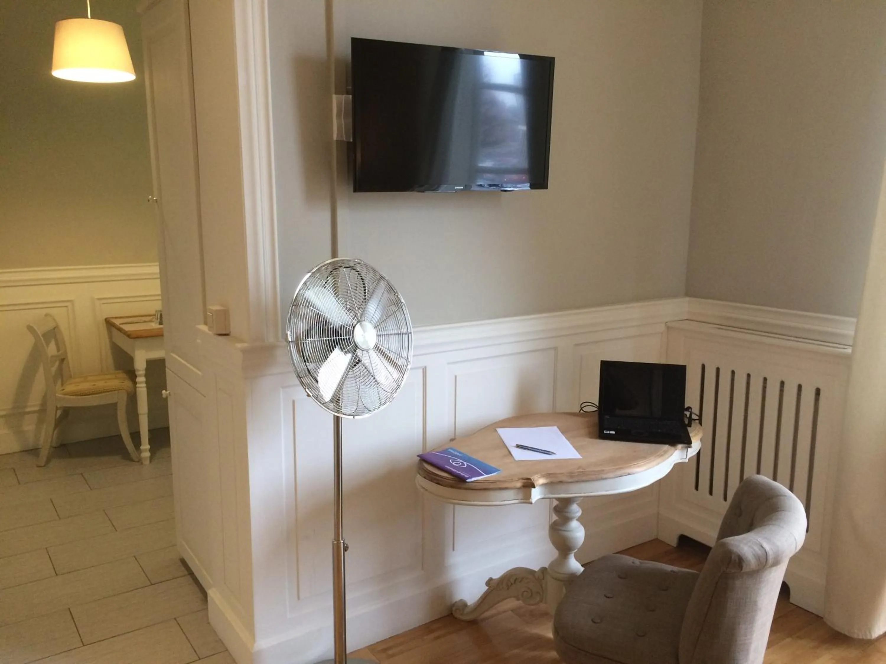 TV and multimedia in Hotel Saint Georges