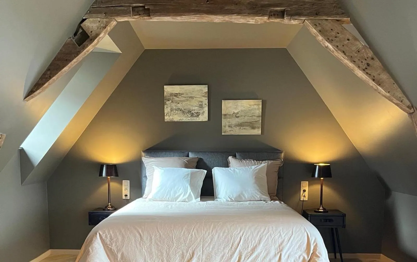 Bed in Hotel Saint Georges