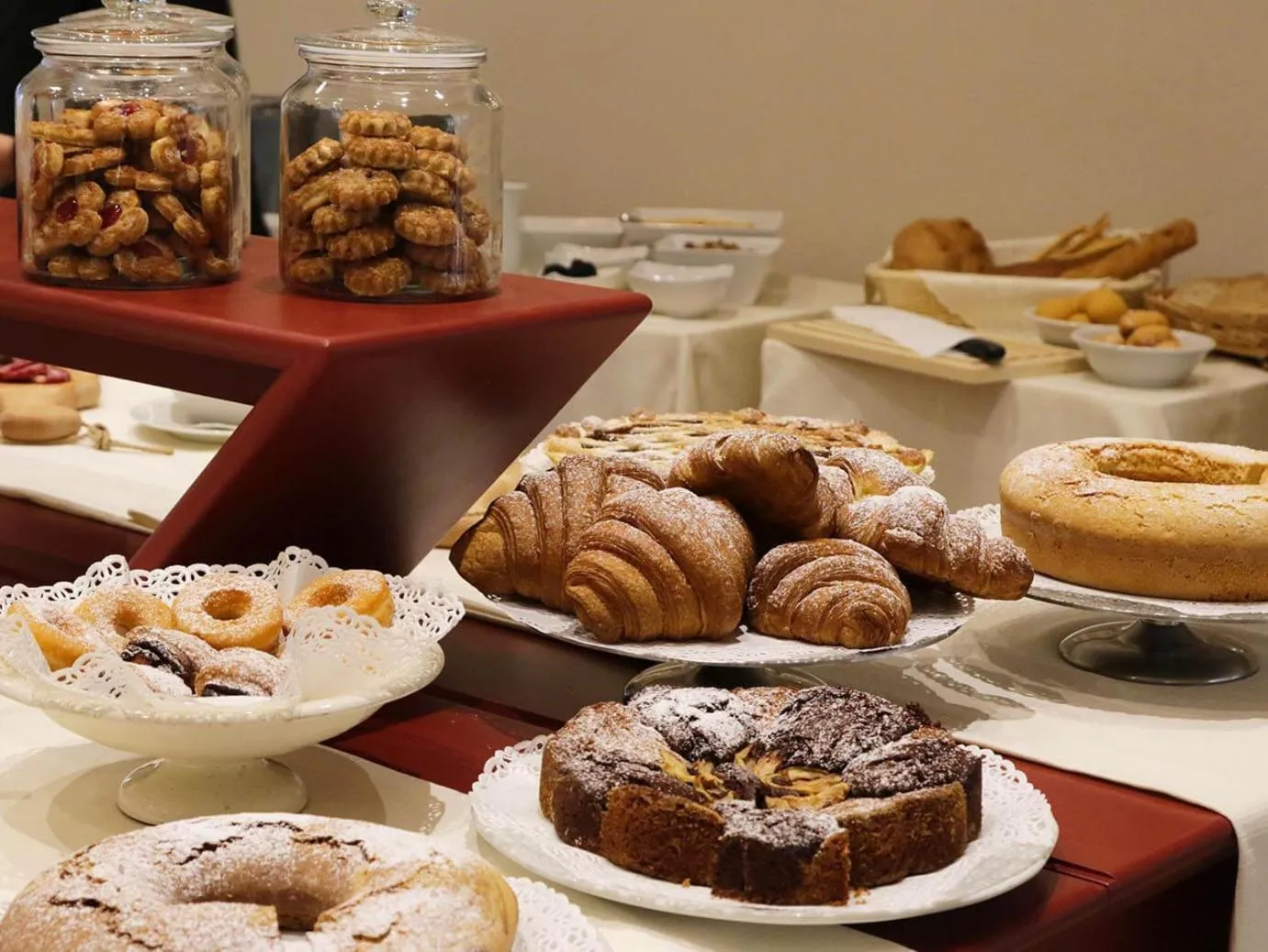 Continental breakfast in Hotel Crystal