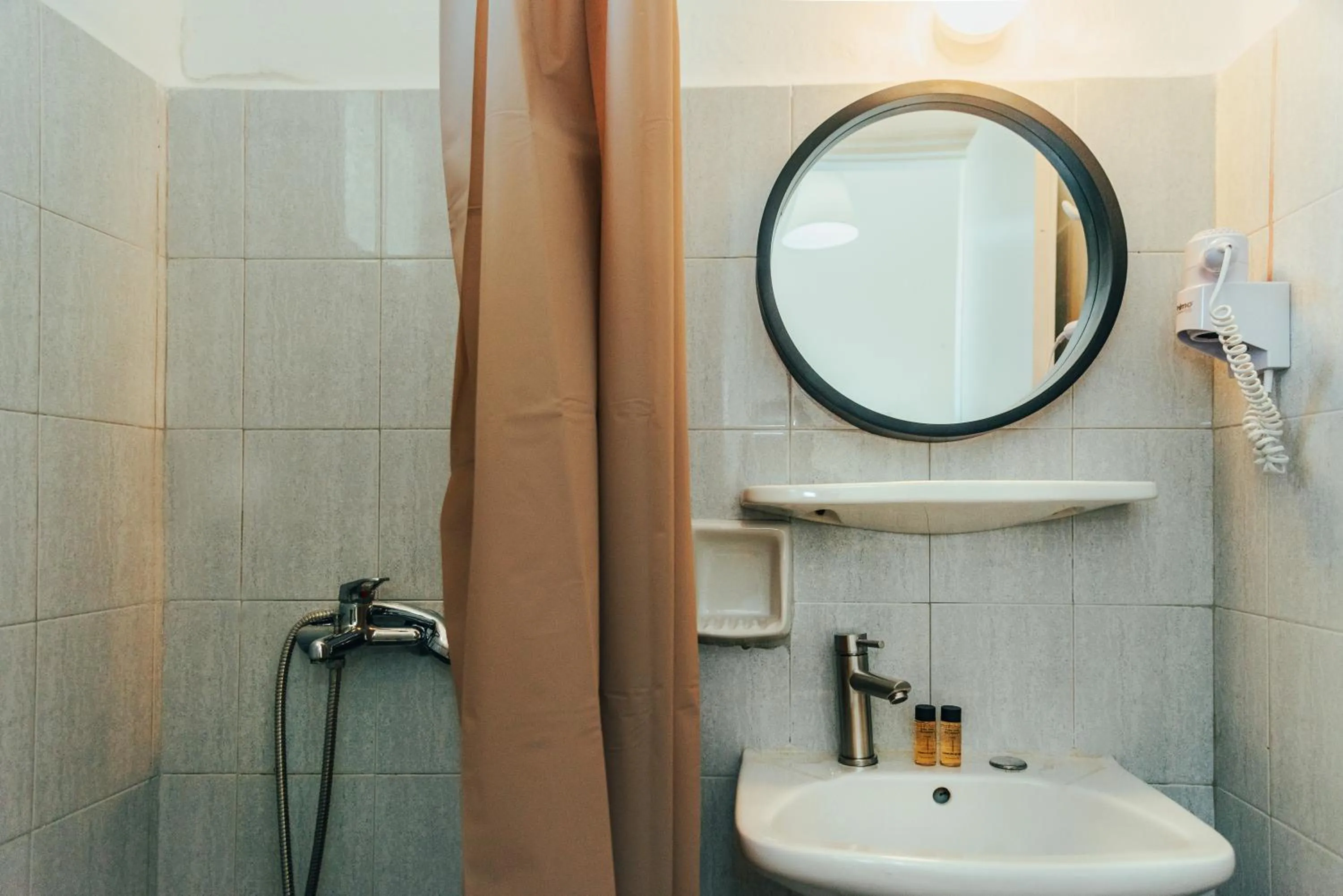 Shower in Kalypso studio Resorts