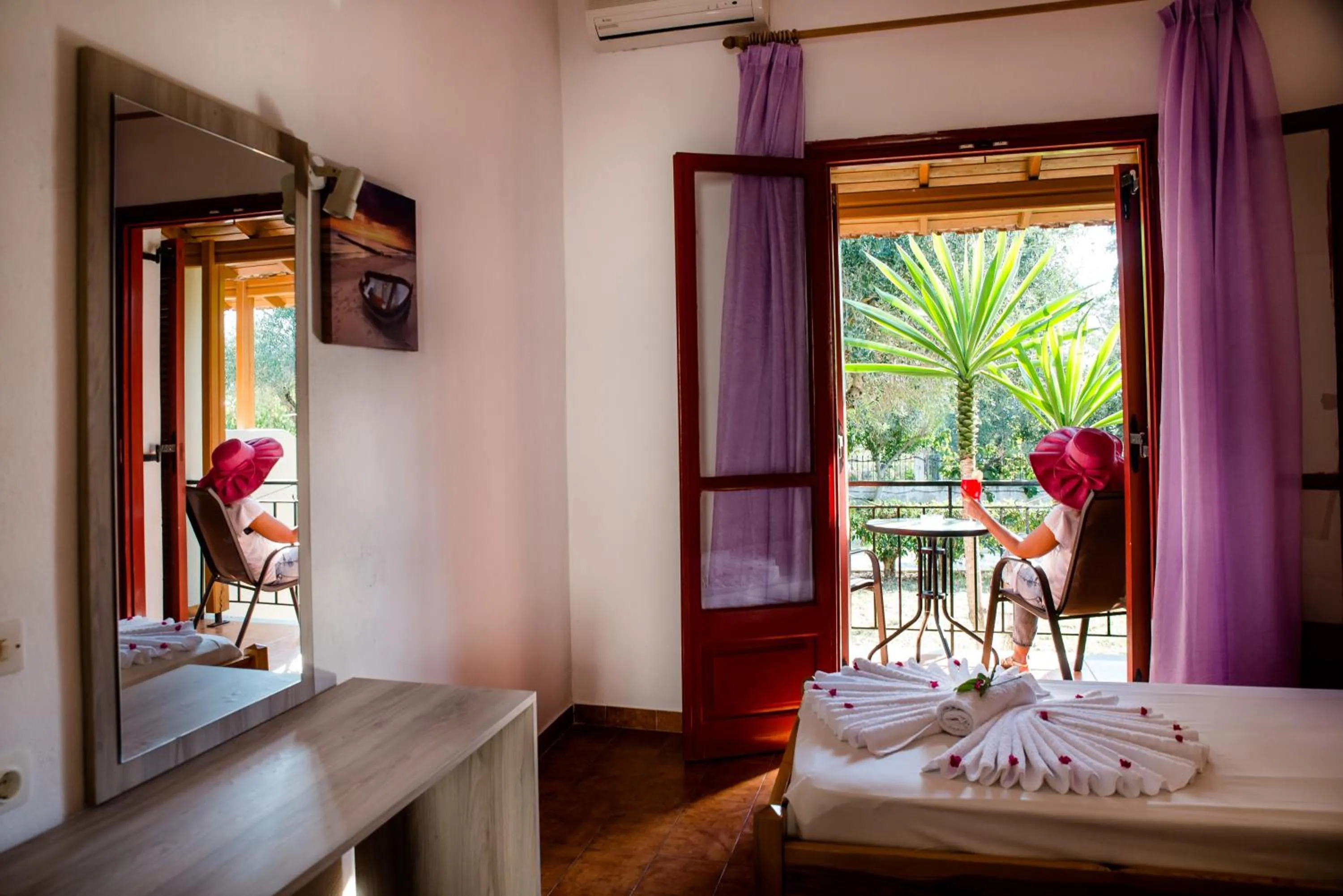 Bedroom, Bed in Kalypso studio Resorts