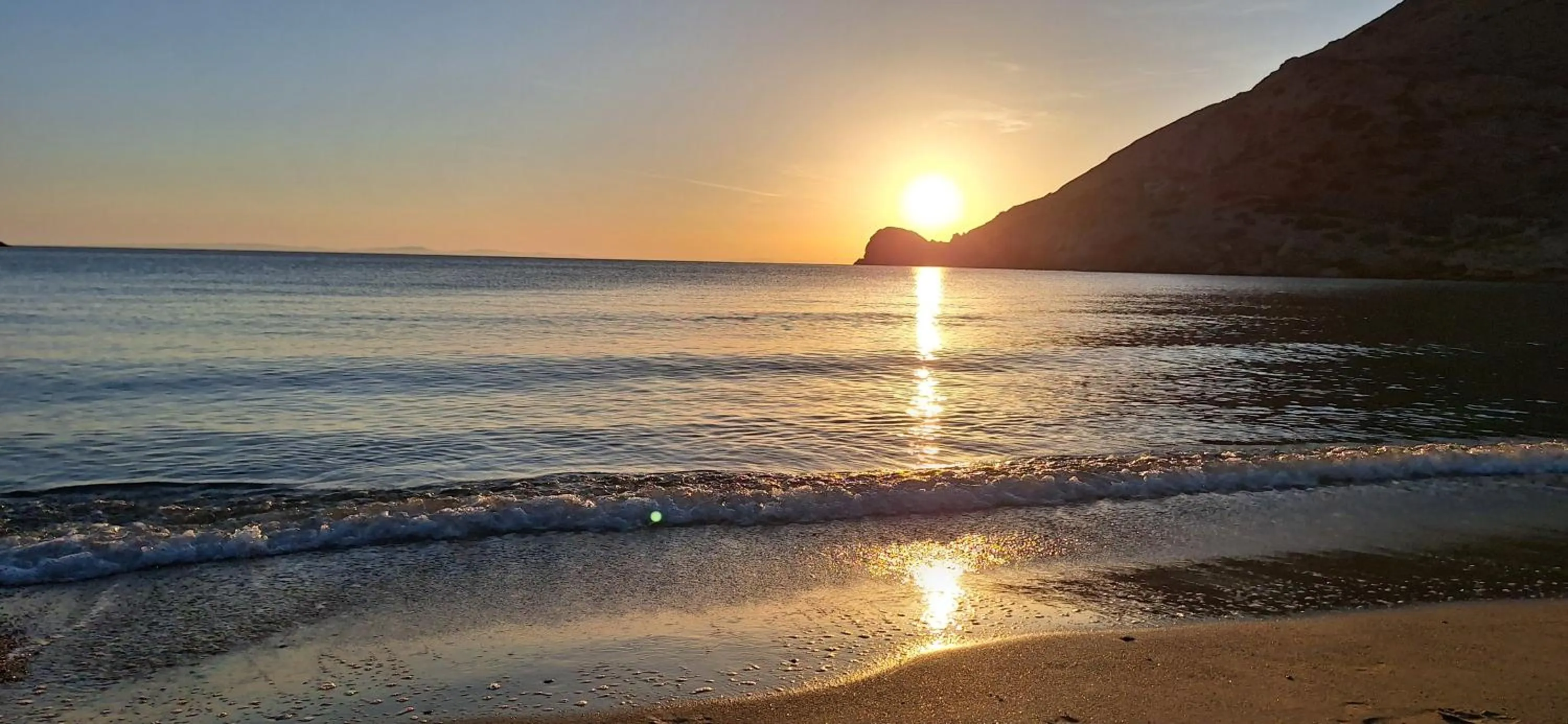 Sunset in Εvi Evan Hotel