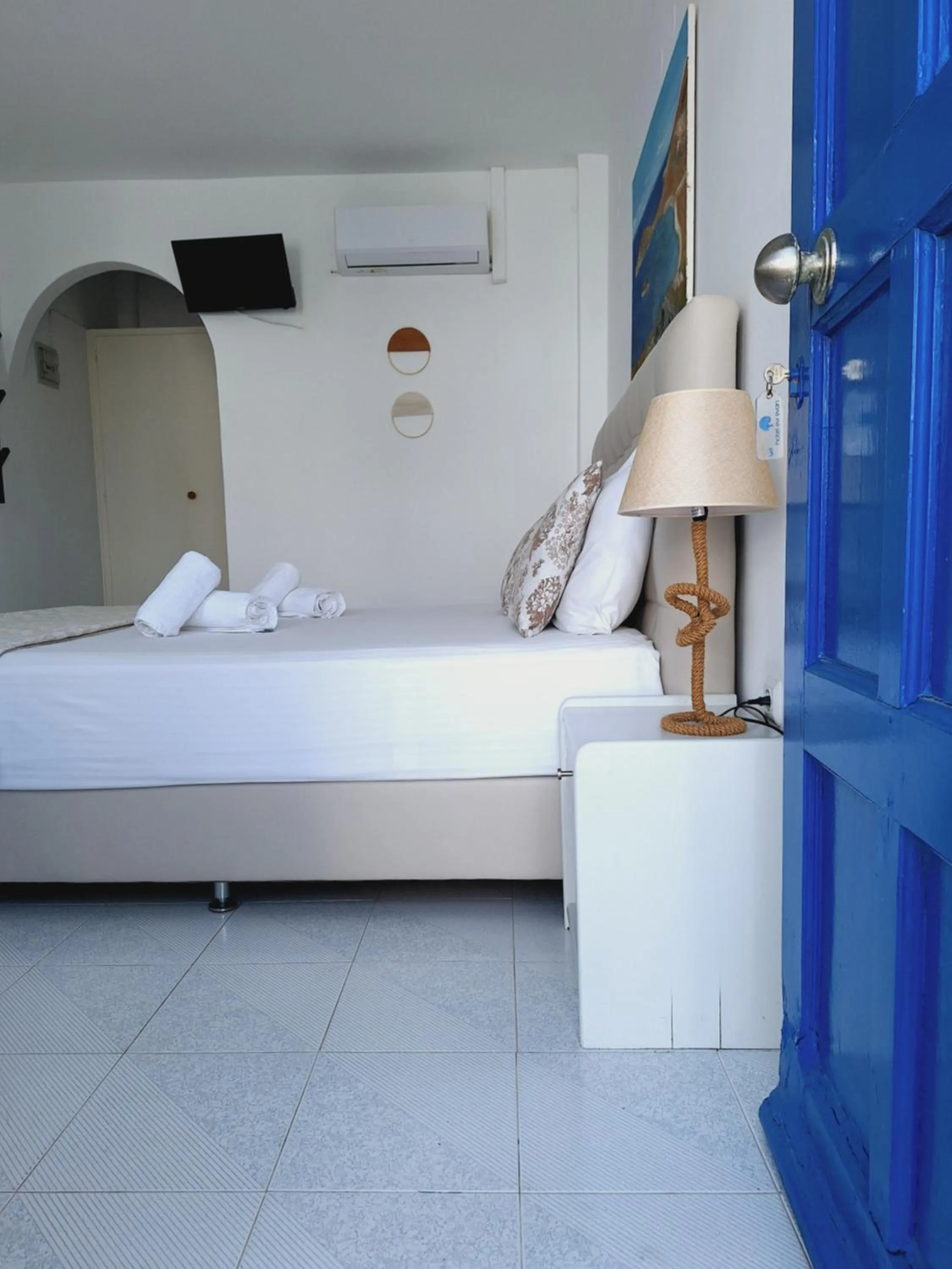 Photo of the whole room in Εvi Evan Hotel