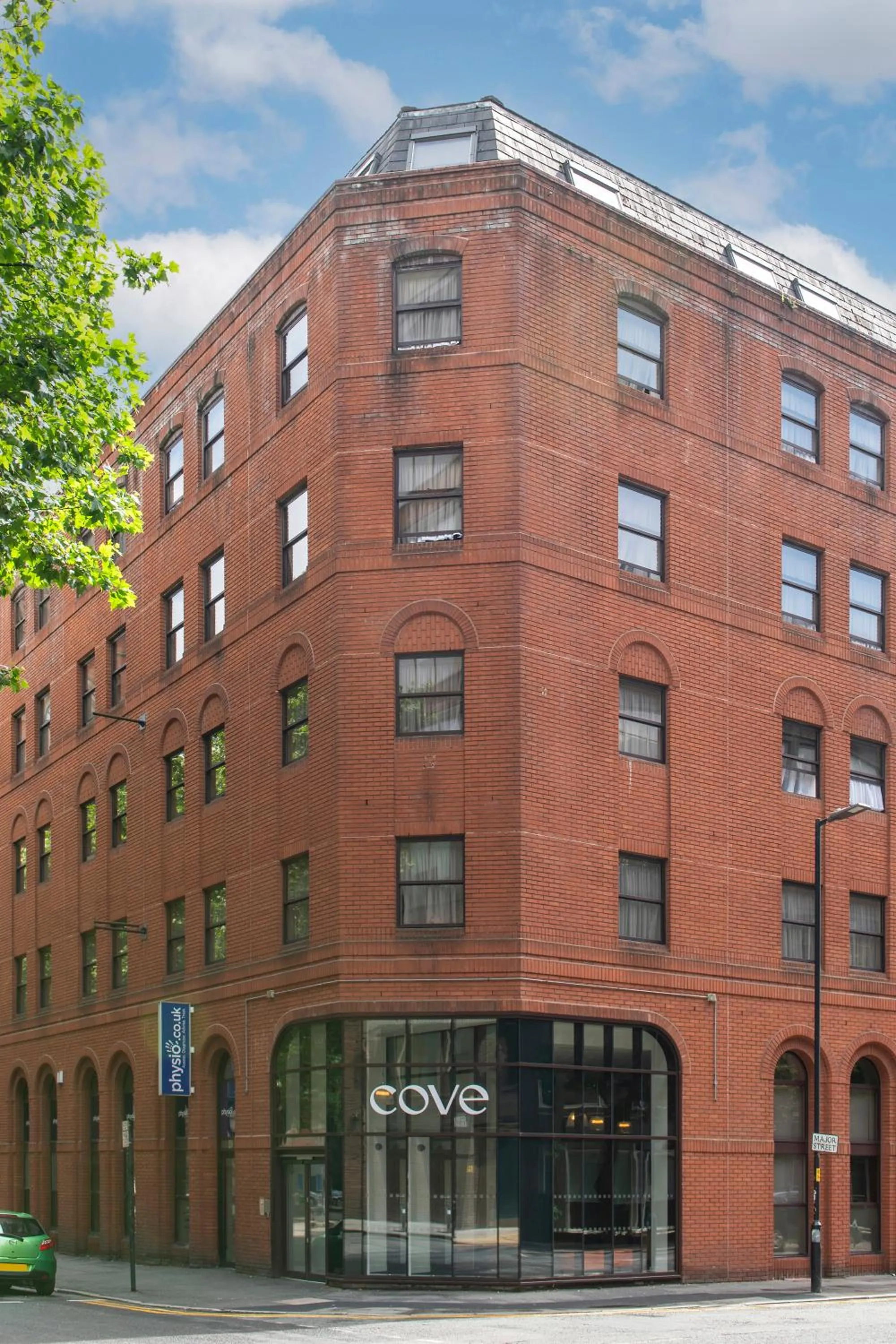 Facade/entrance in Cove Minshull Street