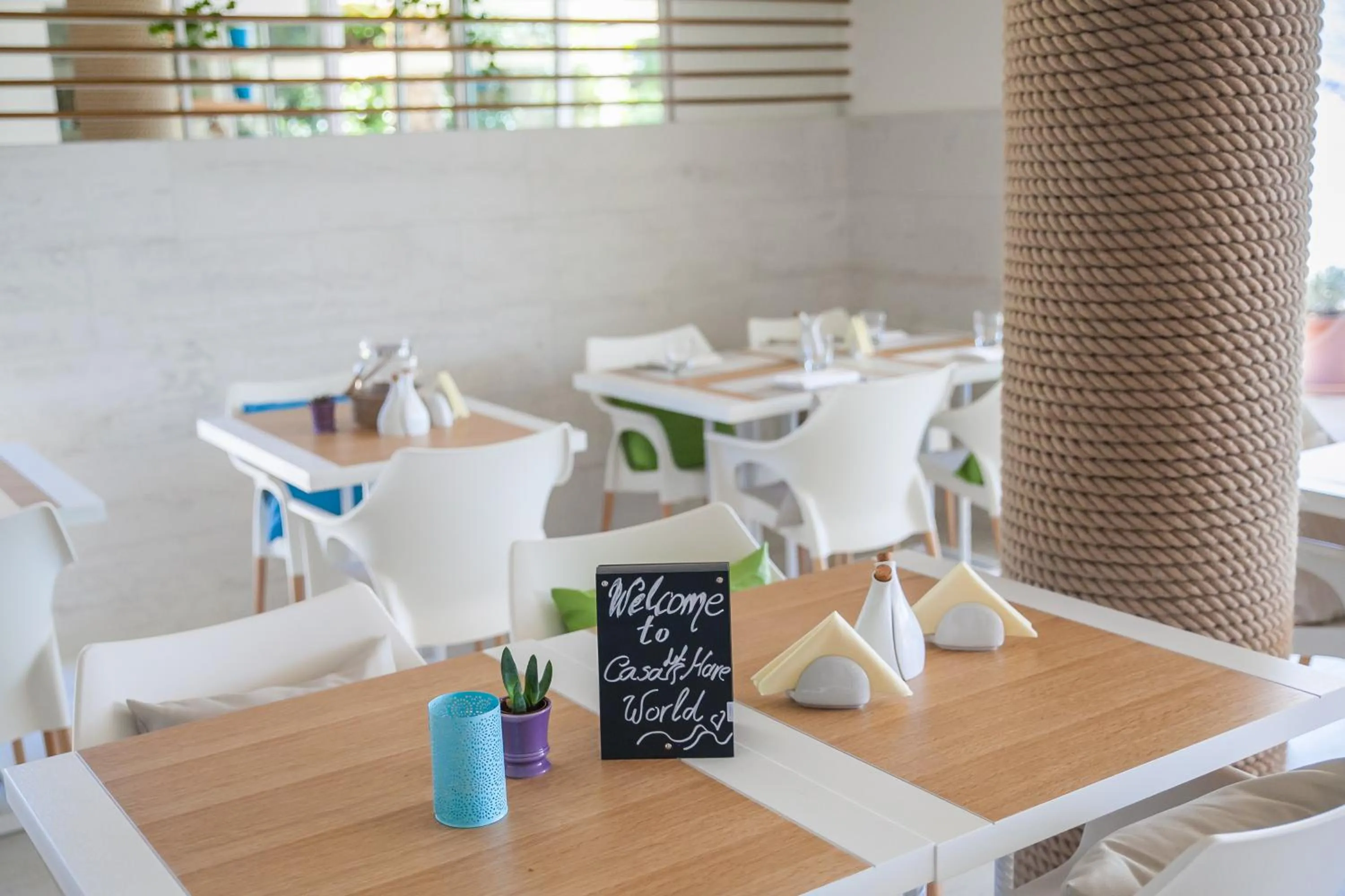 Restaurant/places to eat in Hotel Casa del Mare - Blanche