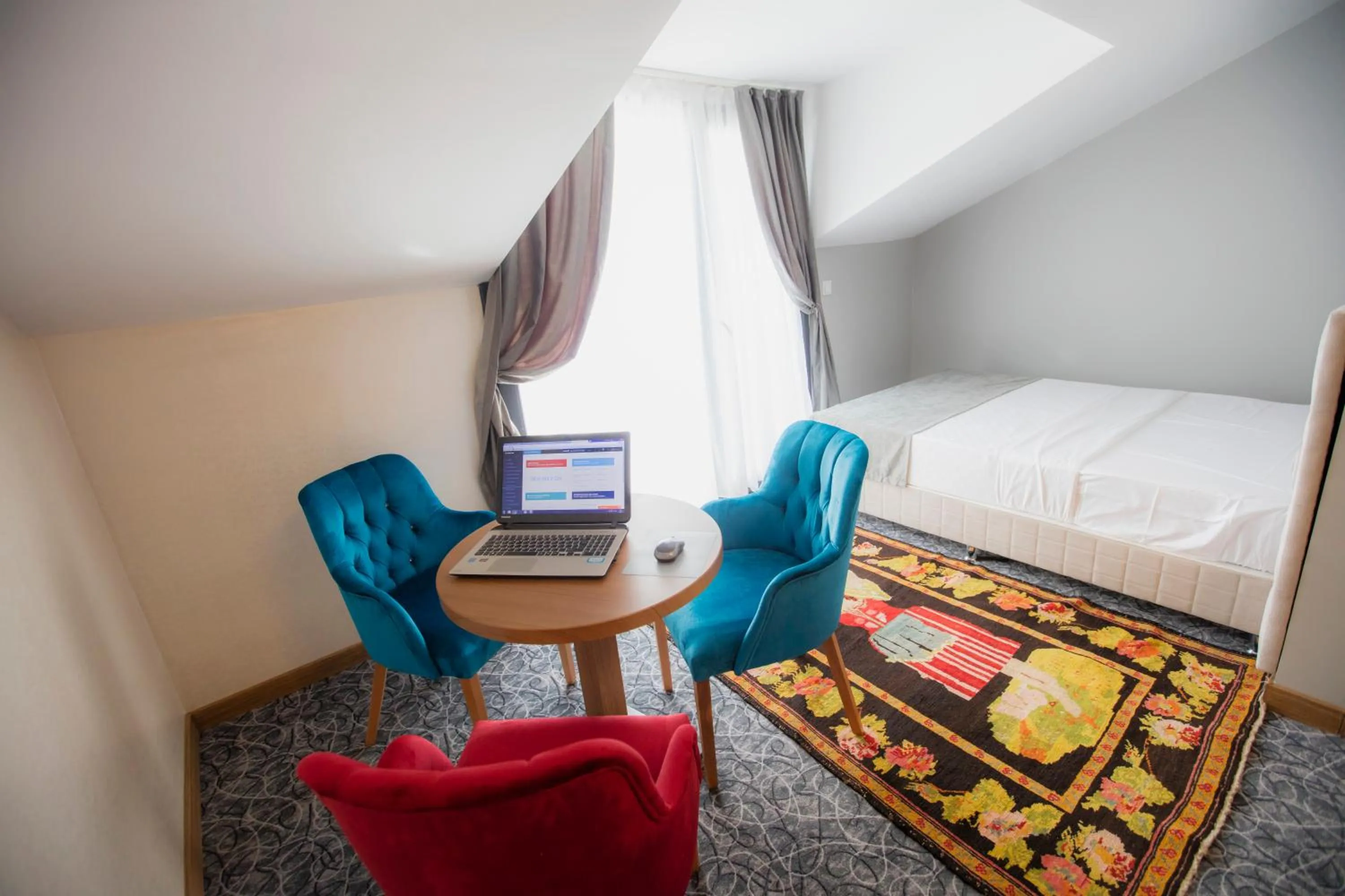 Photo of the whole room, Bed in Royal İnci Hotel