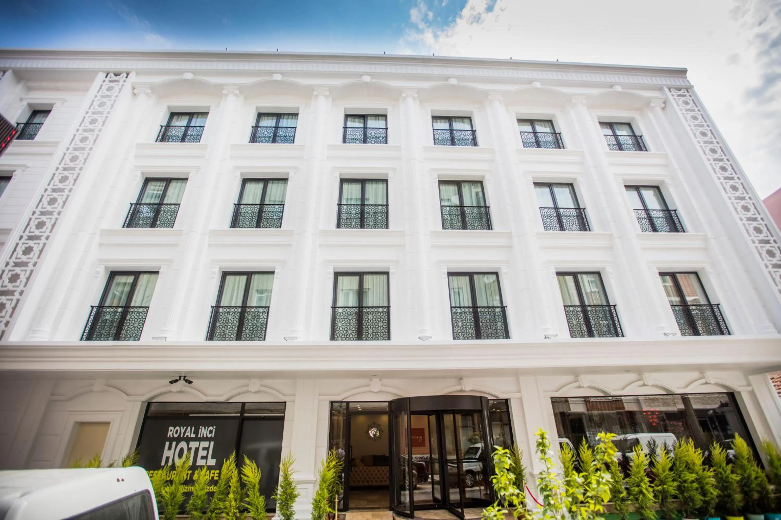 Facade/entrance in Royal İnci Hotel