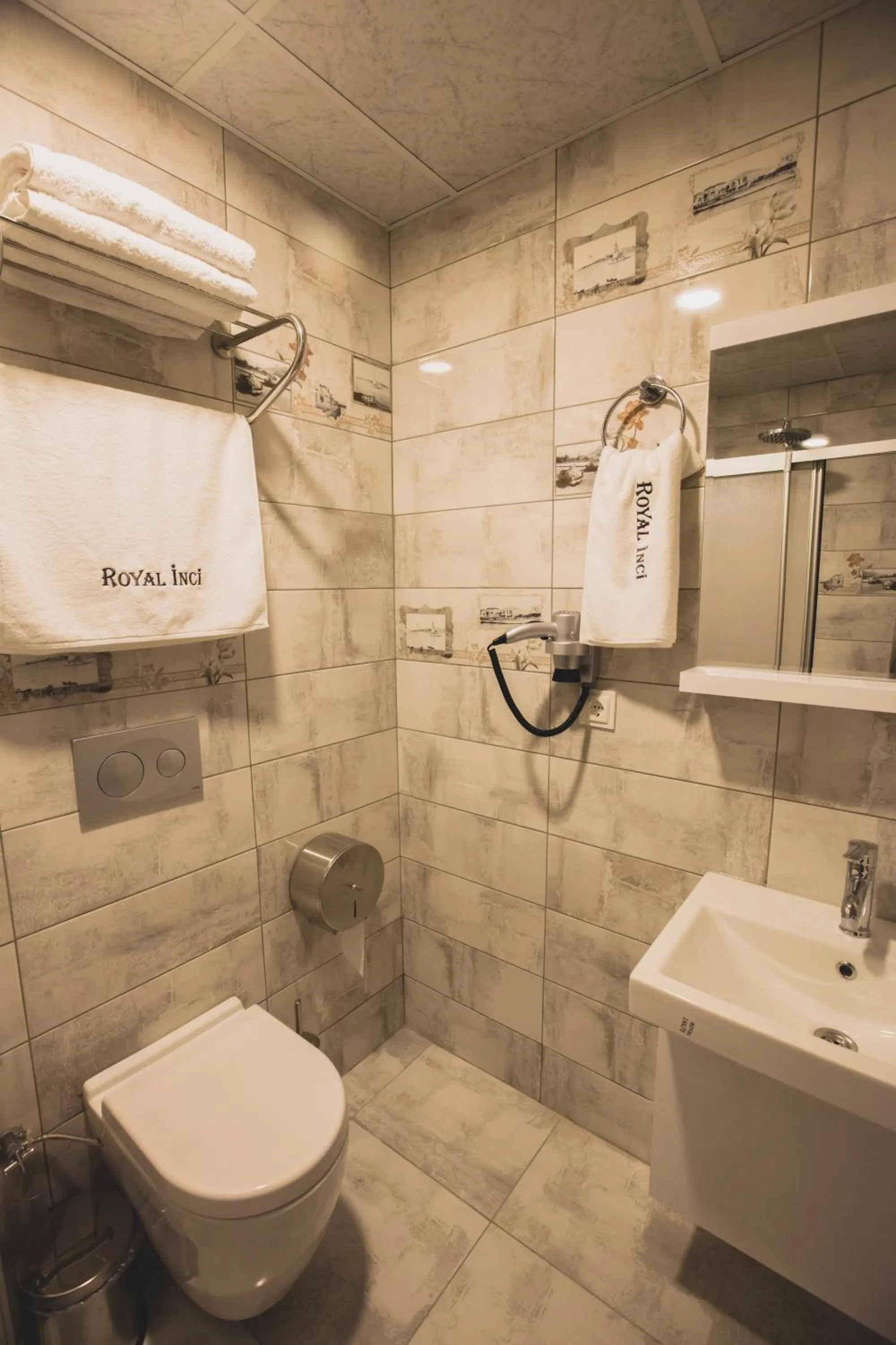 Bathroom in Royal İnci Hotel