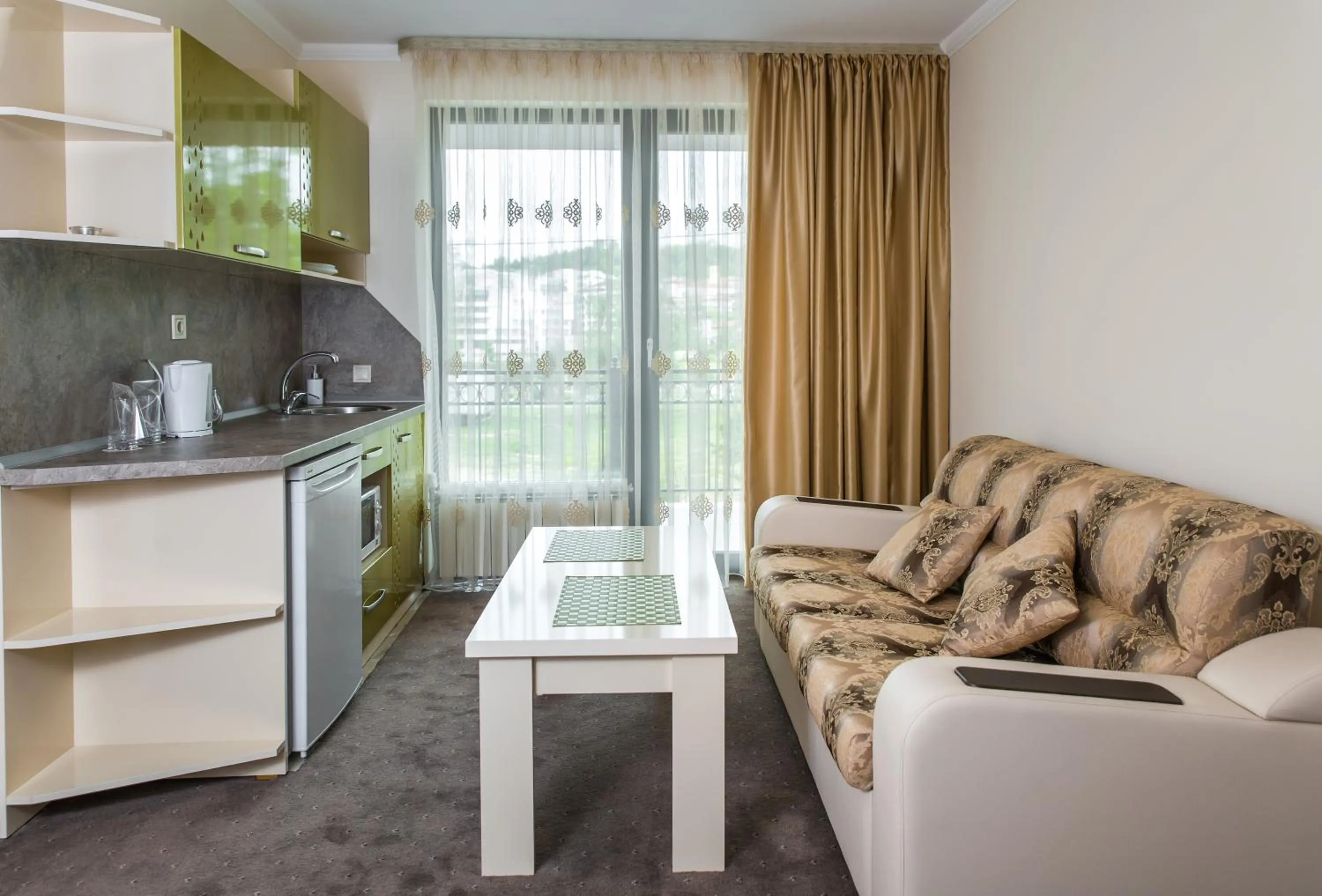 Communal kitchen in Emmar Zlatograd