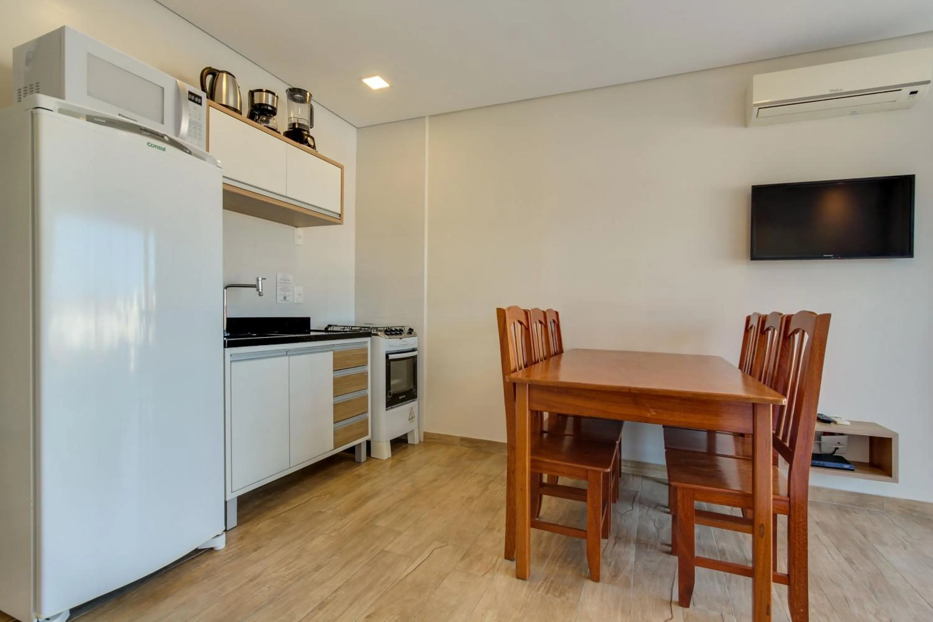 Kitchen or kitchenette in Imigrantes Apart Hotel