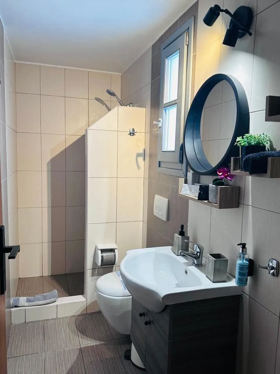 Bathroom in Mare Nostrum Santo