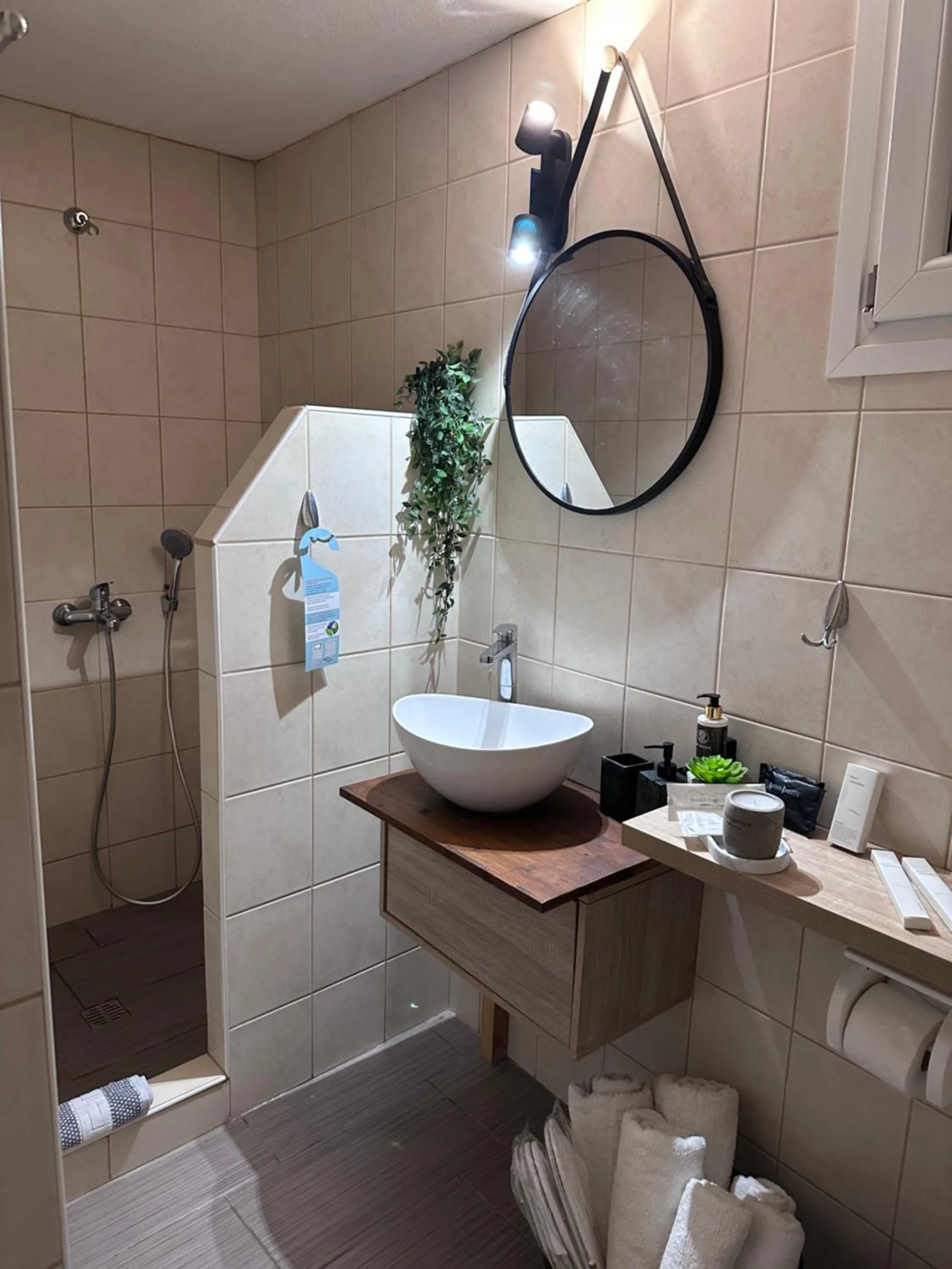 Bathroom in Mare Nostrum Santo