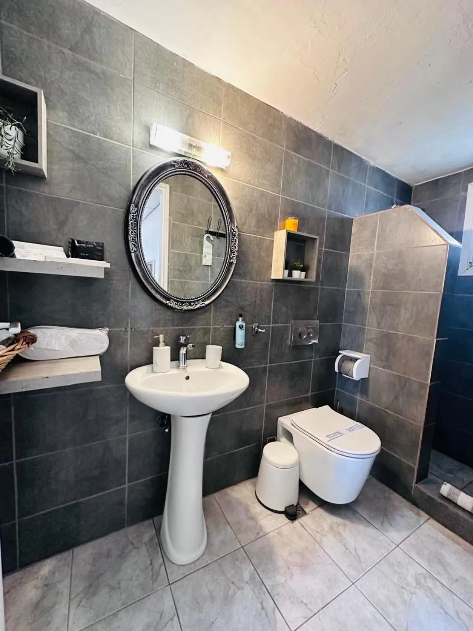 Shower in Mare Nostrum Santo