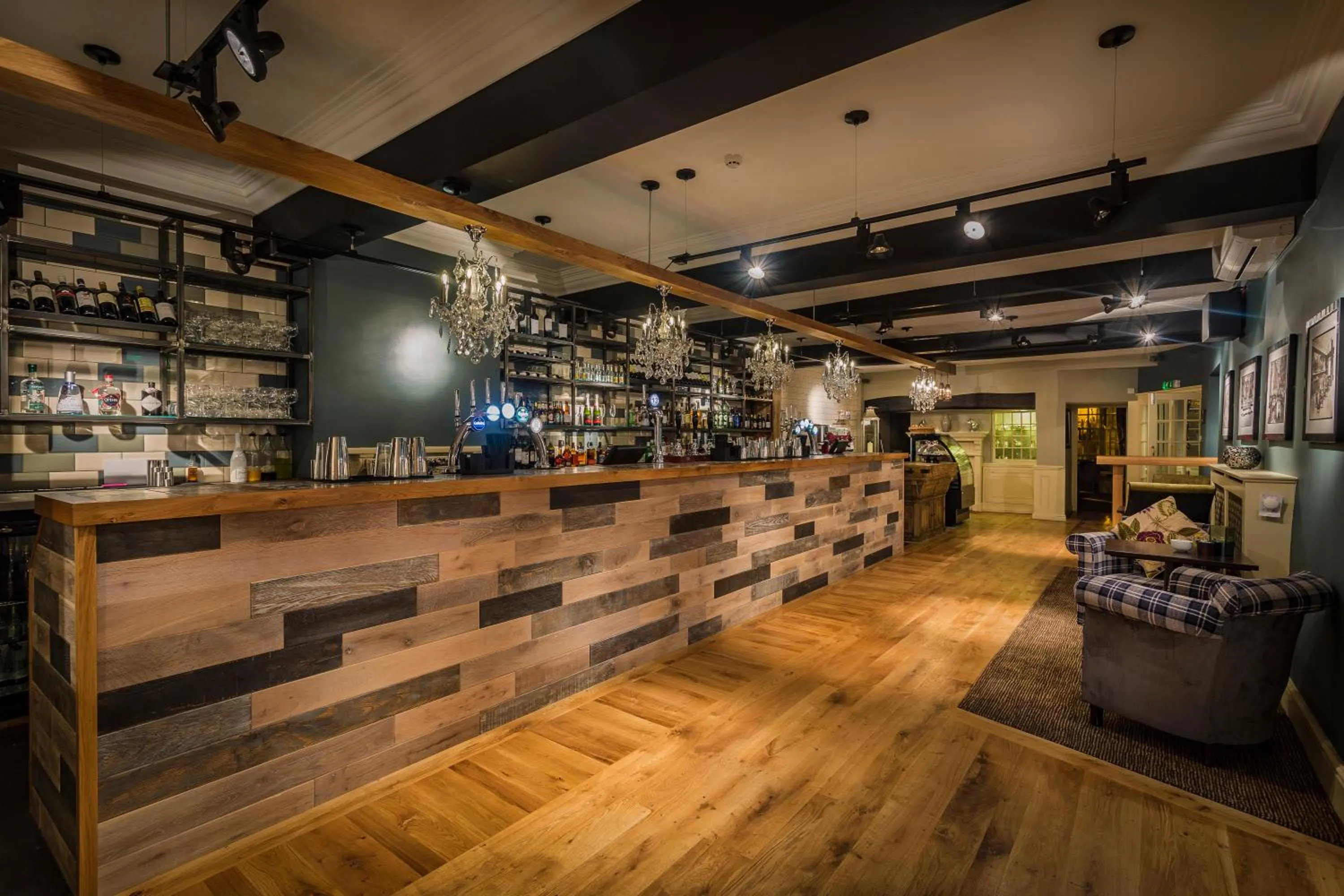 Lounge or bar in The Golden Fleece Hotel, Thirsk, North Yorkshire - The Coaching Inn Group