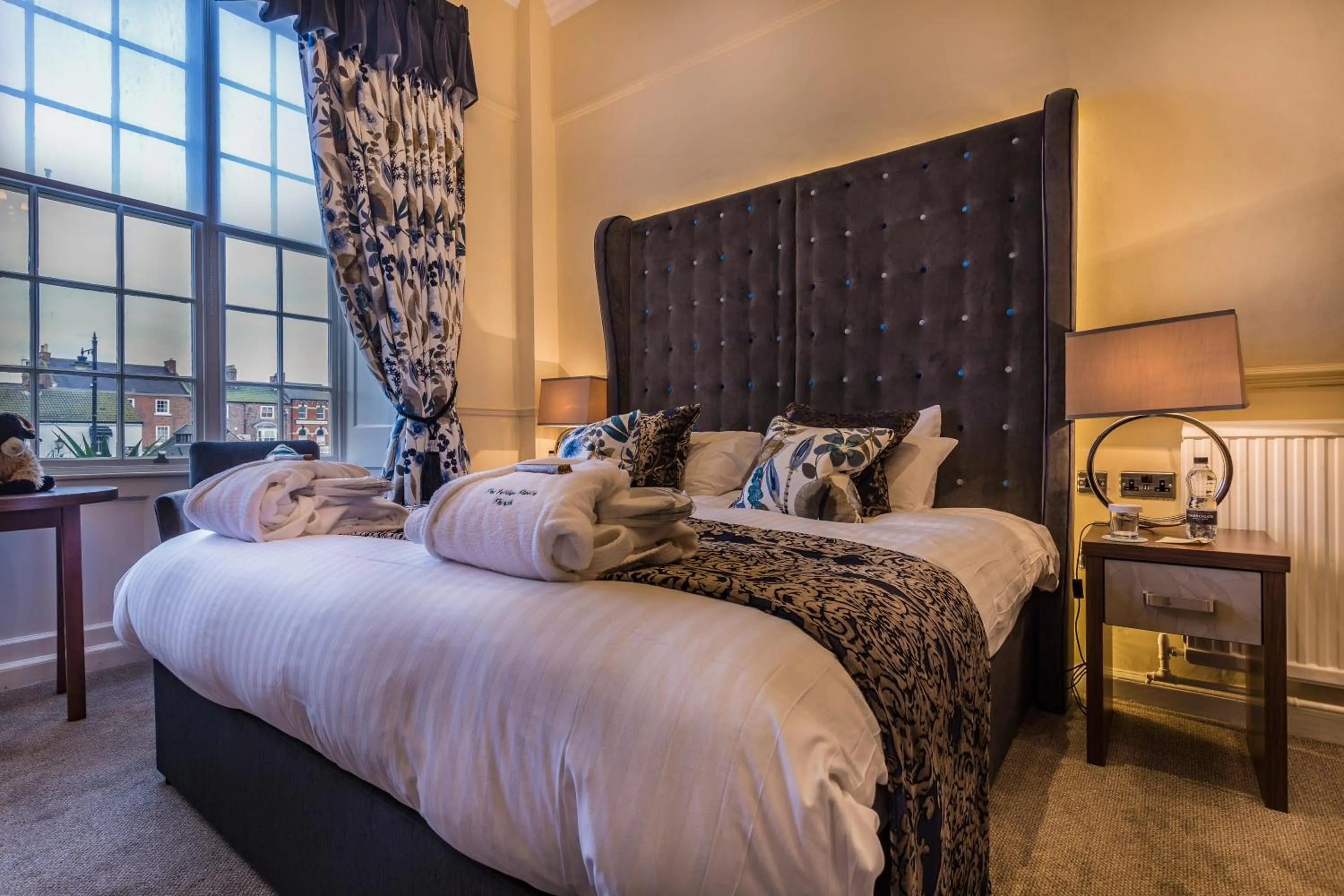 Bedroom, Bed in The Golden Fleece Hotel, Thirsk, North Yorkshire - The Coaching Inn Group